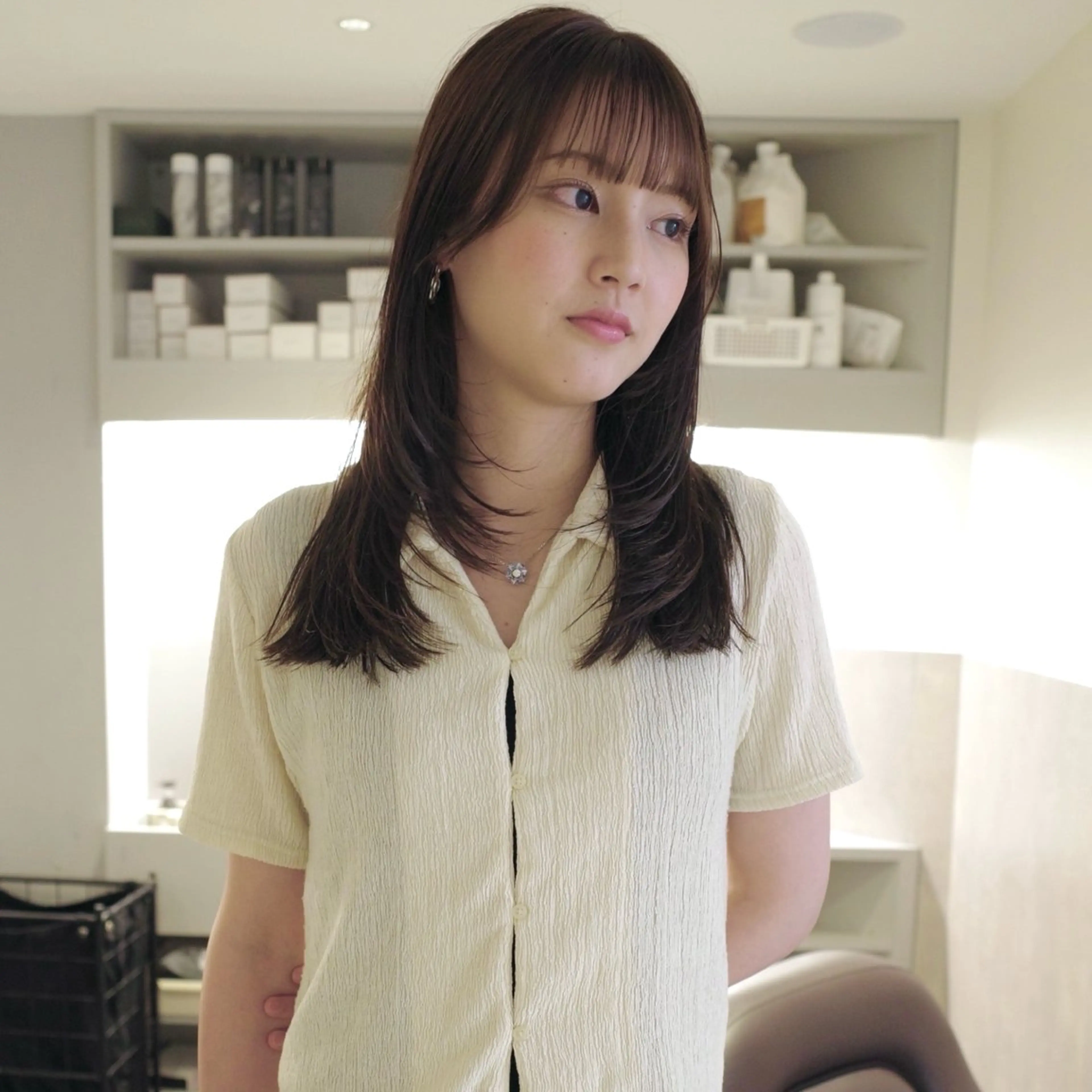 ミディアム カラー 透明感カラー 顔まわりレイヤー 顔周りカット ハッシュカット レイヤーカット カット ヘアカラー トリートメント nonoka オリーブ/レイヤーのヘアスタイル