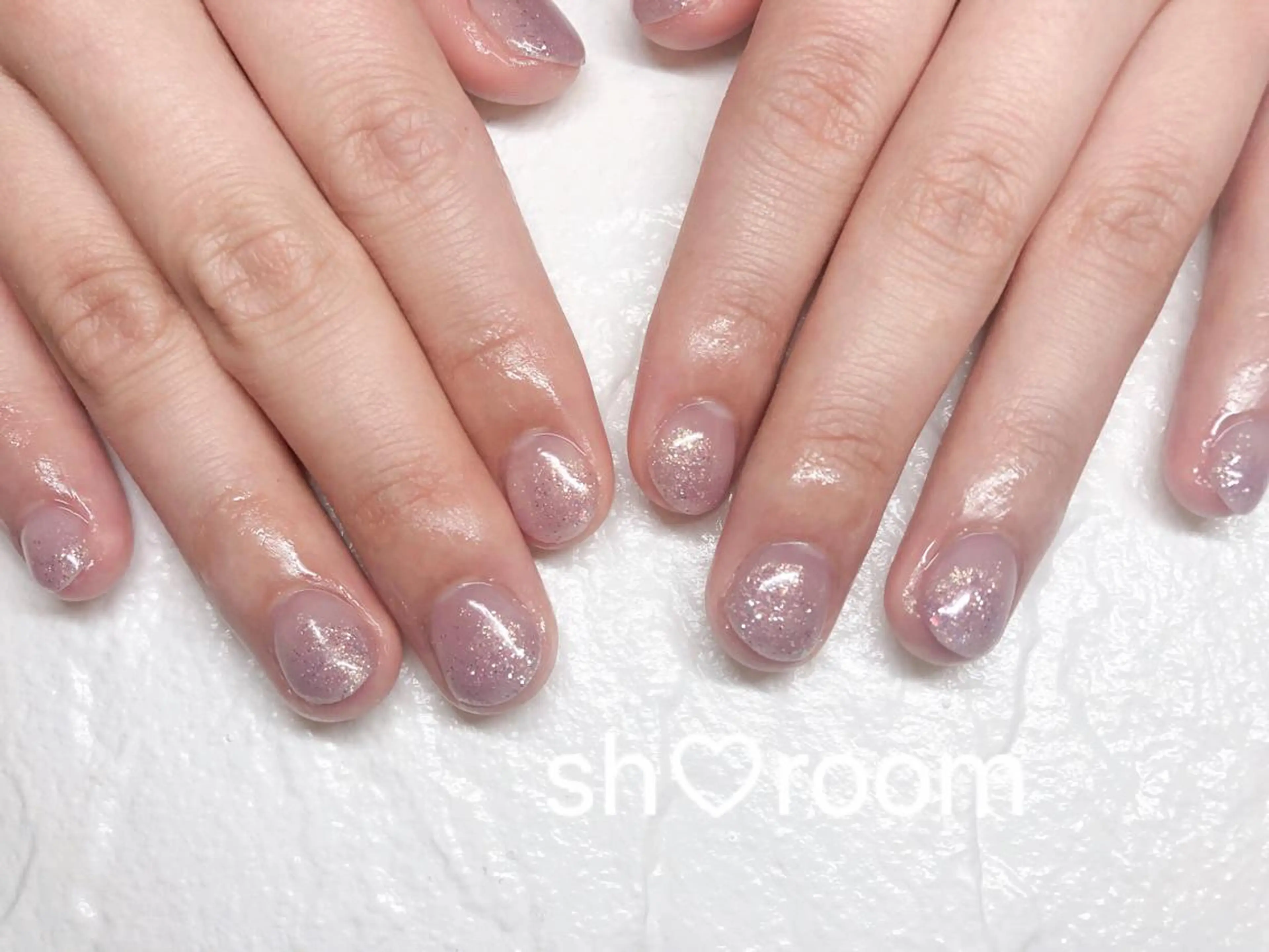 ネイル グラデーション キラキラネイル 韓国ネイル ラメ(グリッター) ラメグラデーション Nail salon Ruuのネイルデザイン