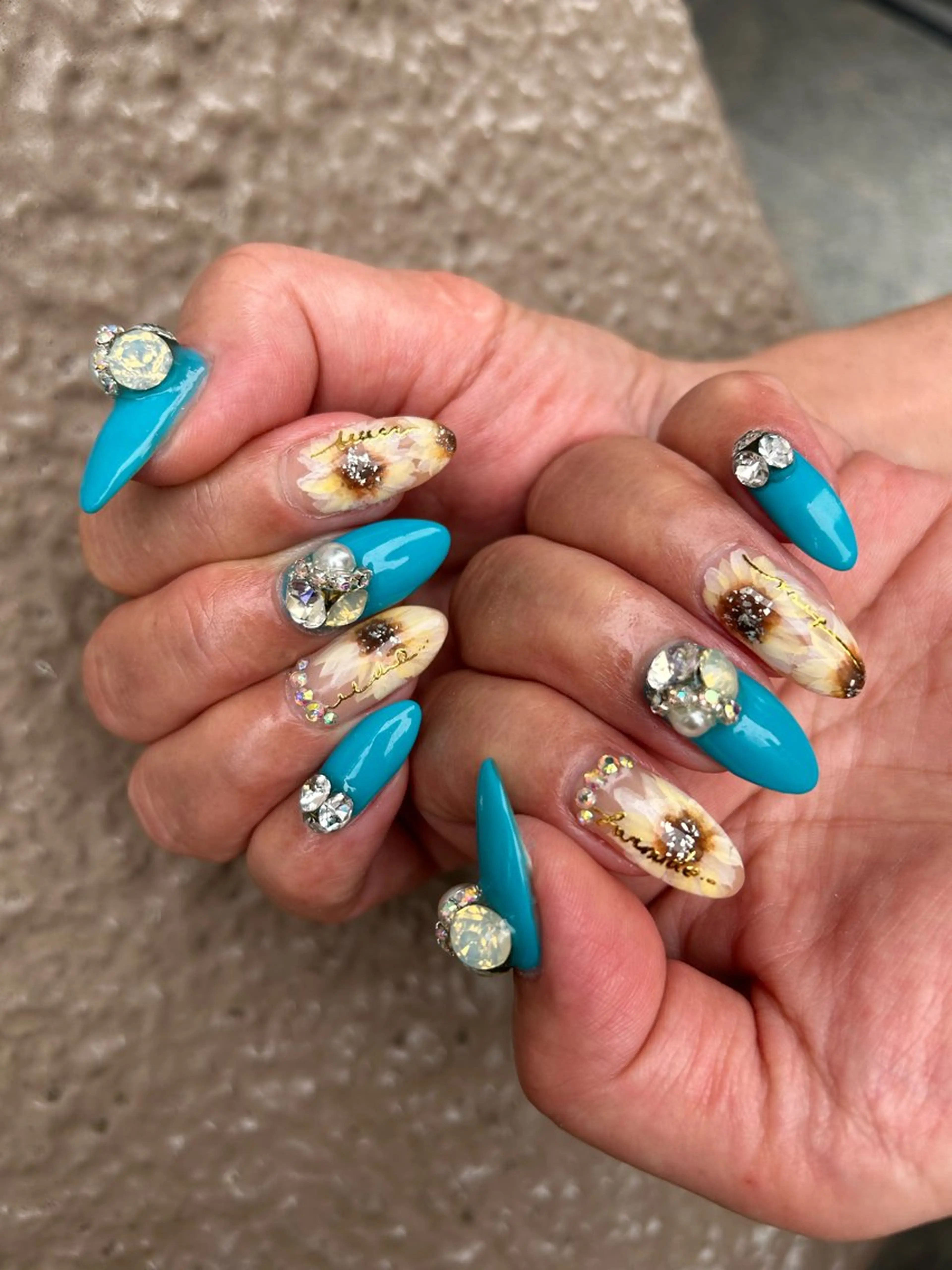 ネイル ハンドネイル フットネイル ✴︎ Delightのネイルデザイン