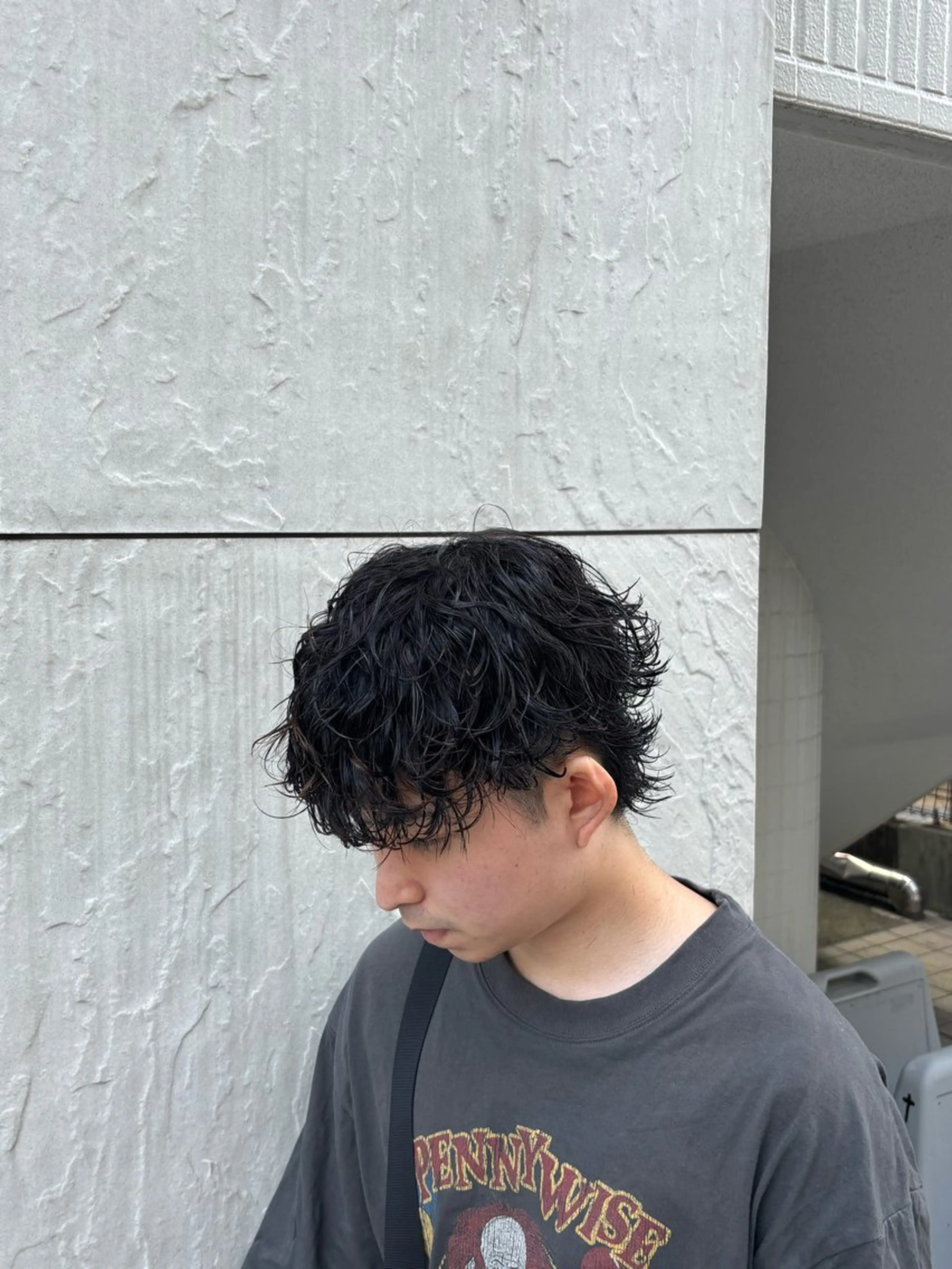 パーマ メンズハイトーン 北斗💍レイヤーのヘアスタイル