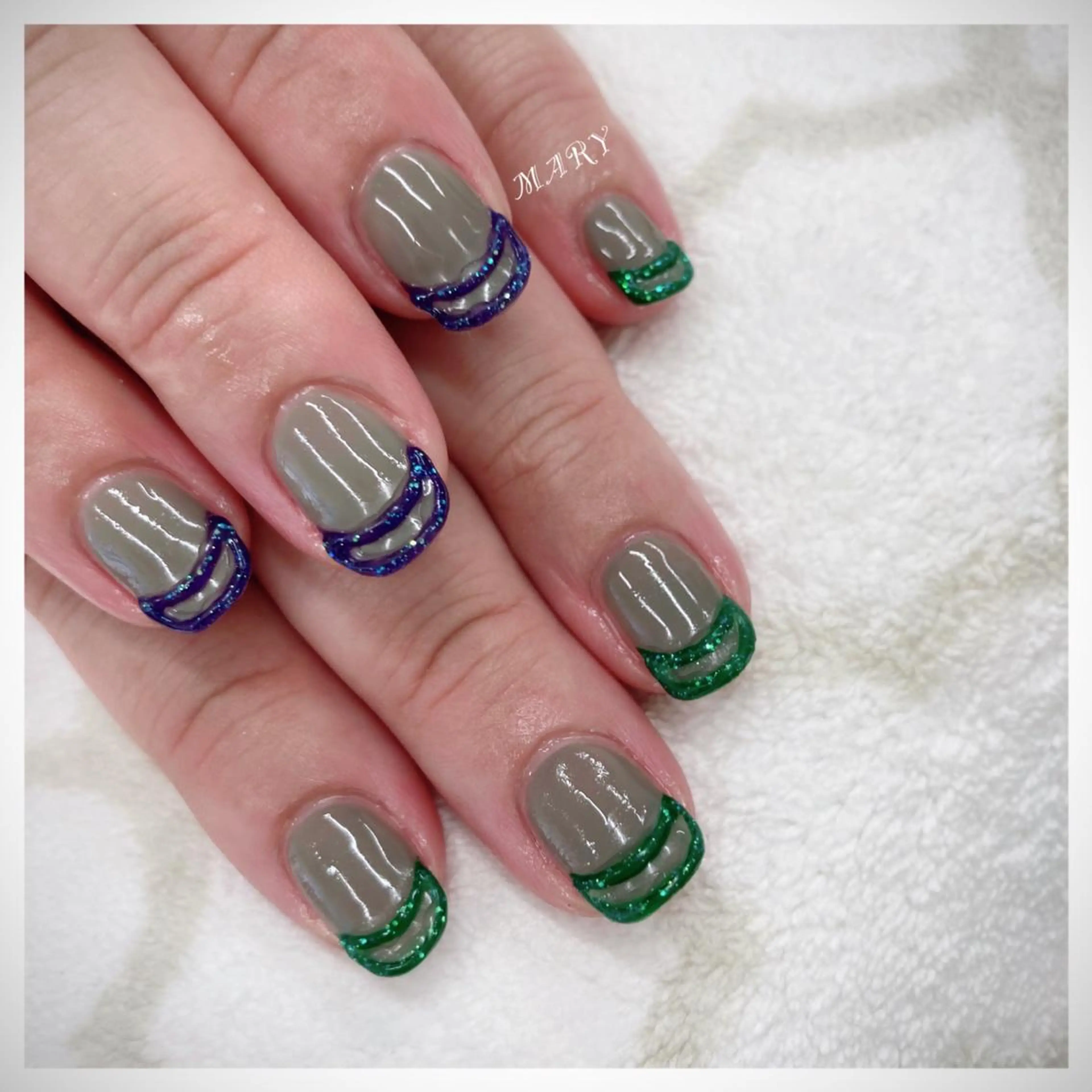 ネイル アートネイル フレンチネイル グリーン ニュアンスネイル ワンカラーネイル ハンドネイル Mary nail .narumiのネイルデザイン