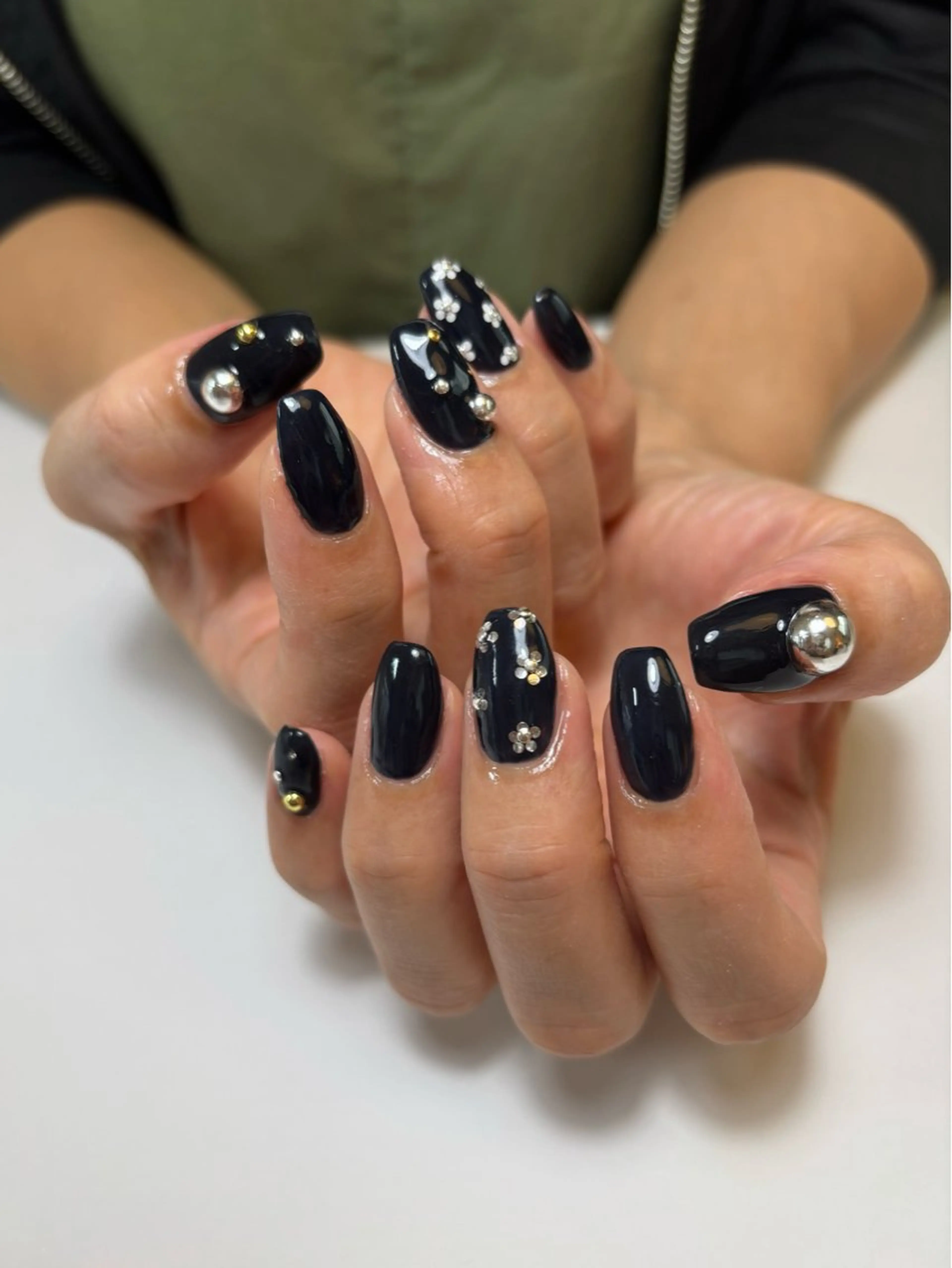 ネイル ホログラムネイル ネイビー is.nail 🌷sonokoのネイルデザイン