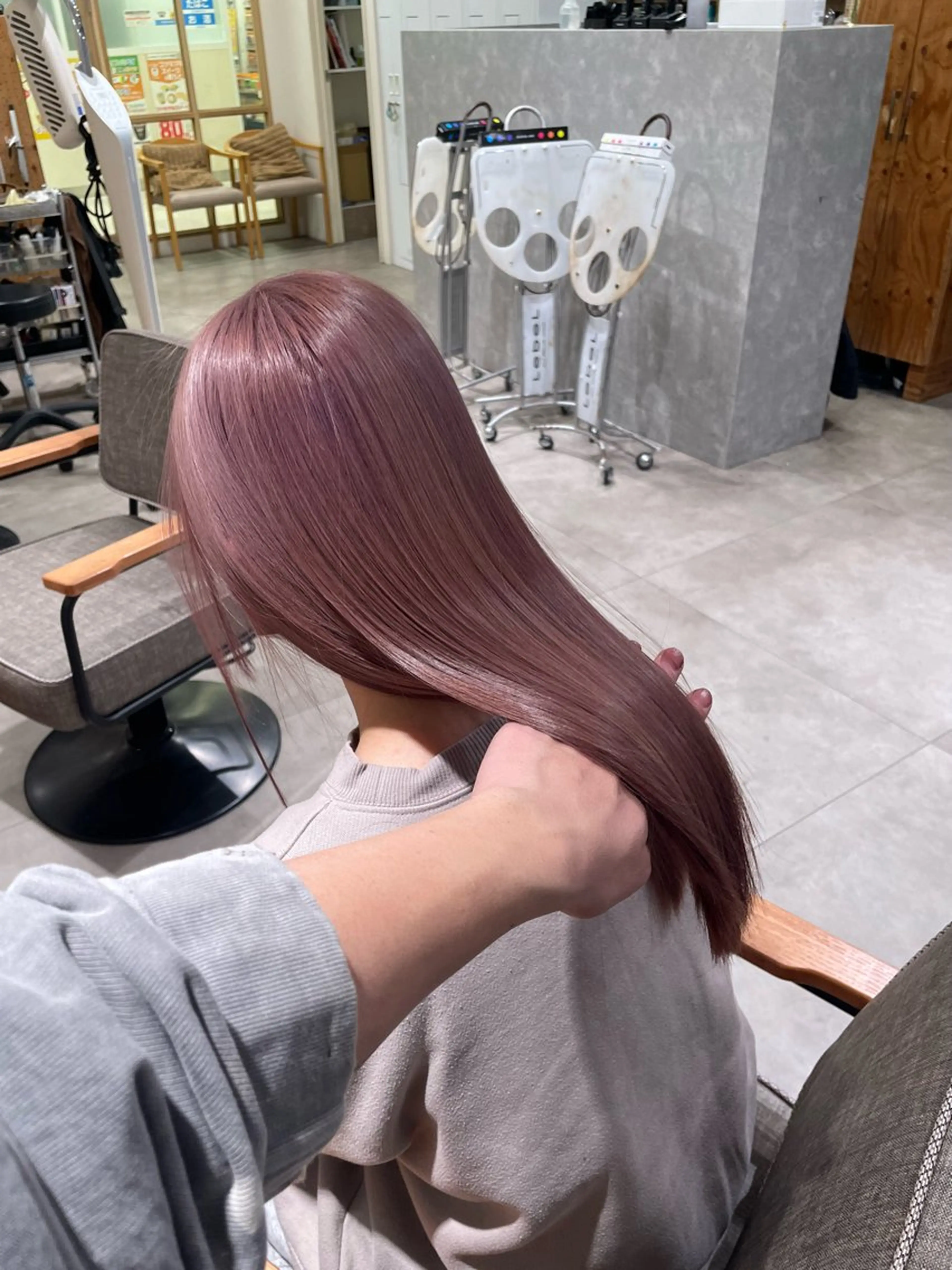 ロング ヘアカラー ENN藤本 大輝艶感カラーのヘアスタイル