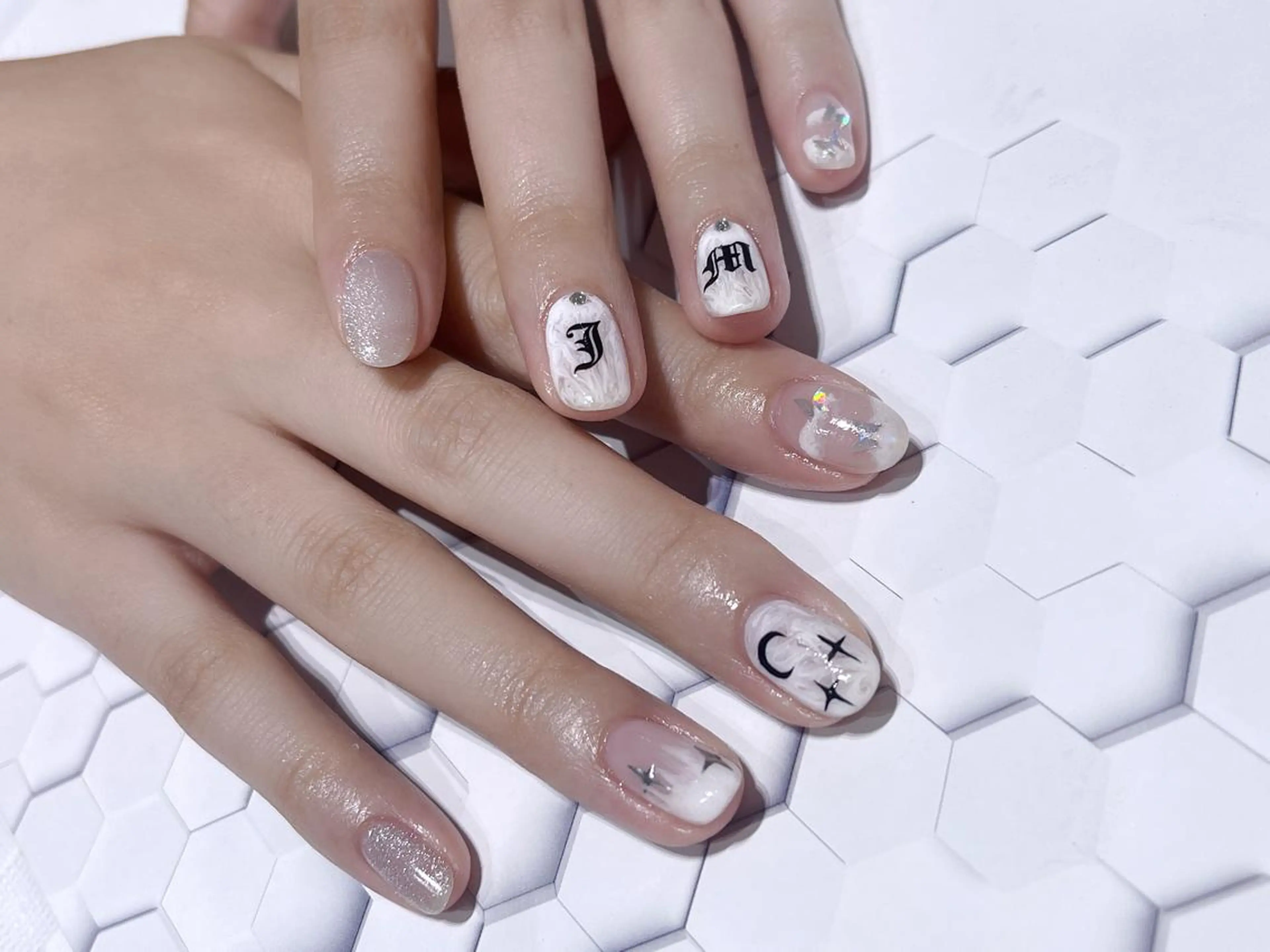 ネイル ハンドネイル Queens ciciのネイルデザイン