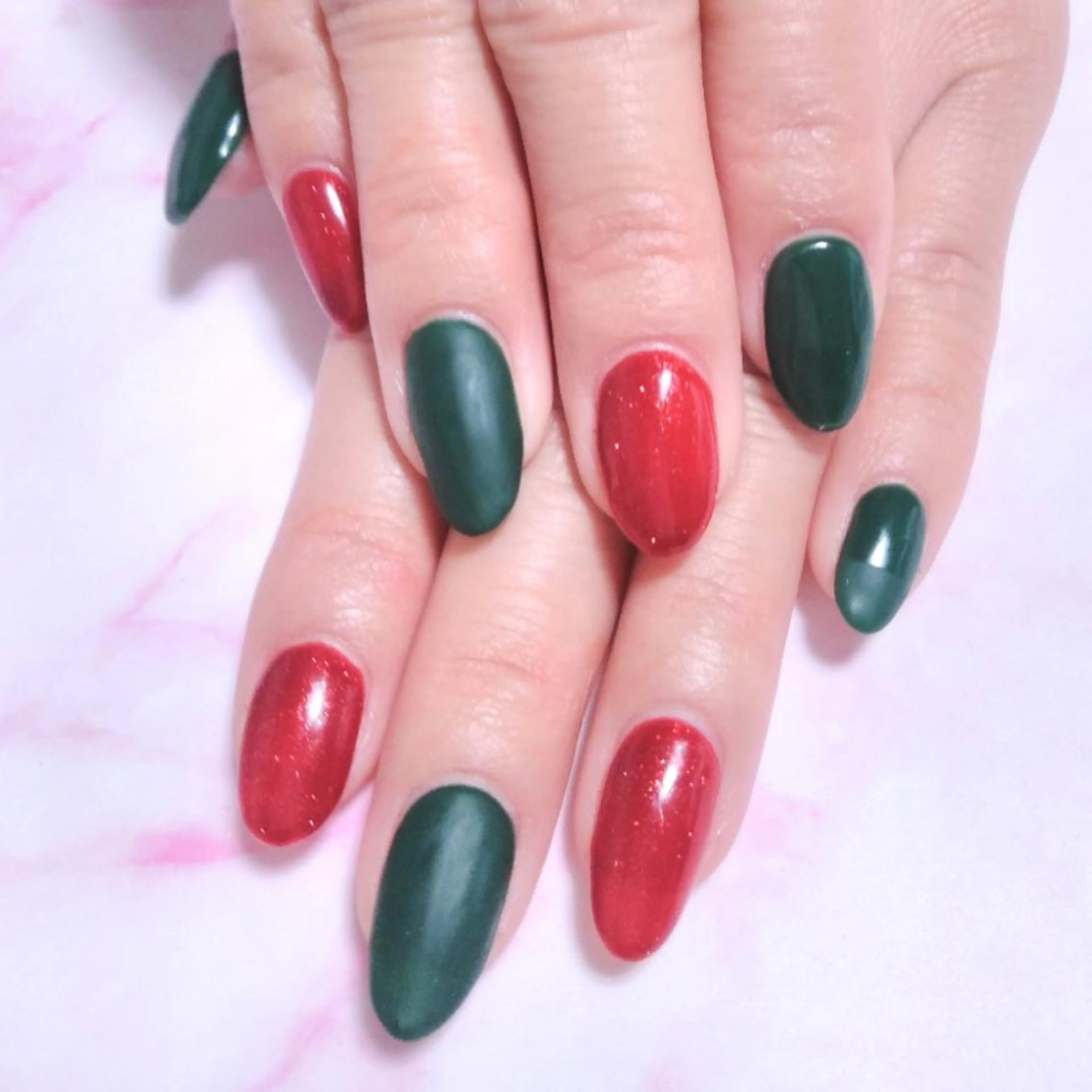 ネイル エステとネイル ローズコンフォートのネイルデザイン