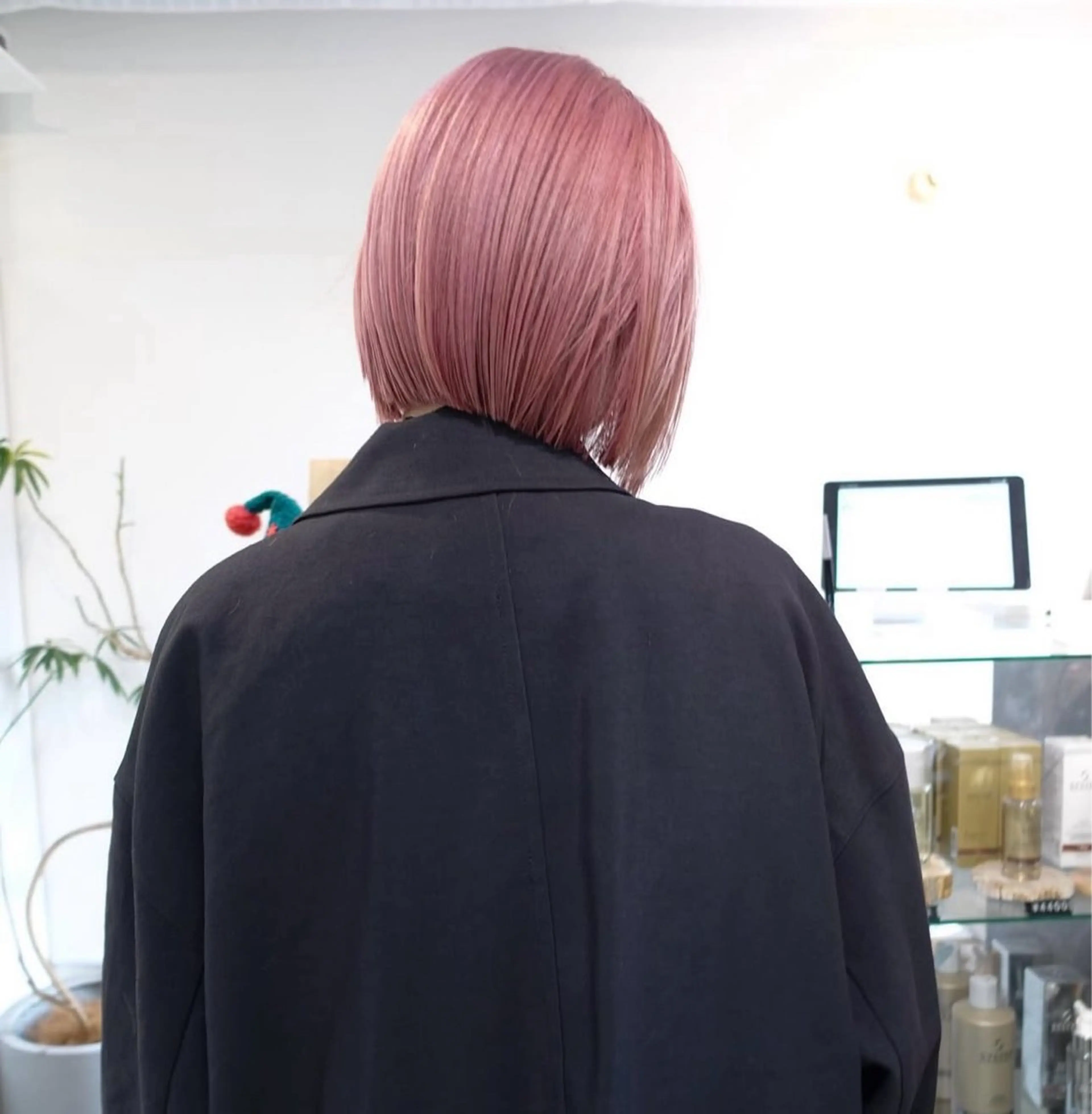 ショート ヘアカラー トリートメント udaハイトーン /ボブ/レイヤーのヘアスタイル