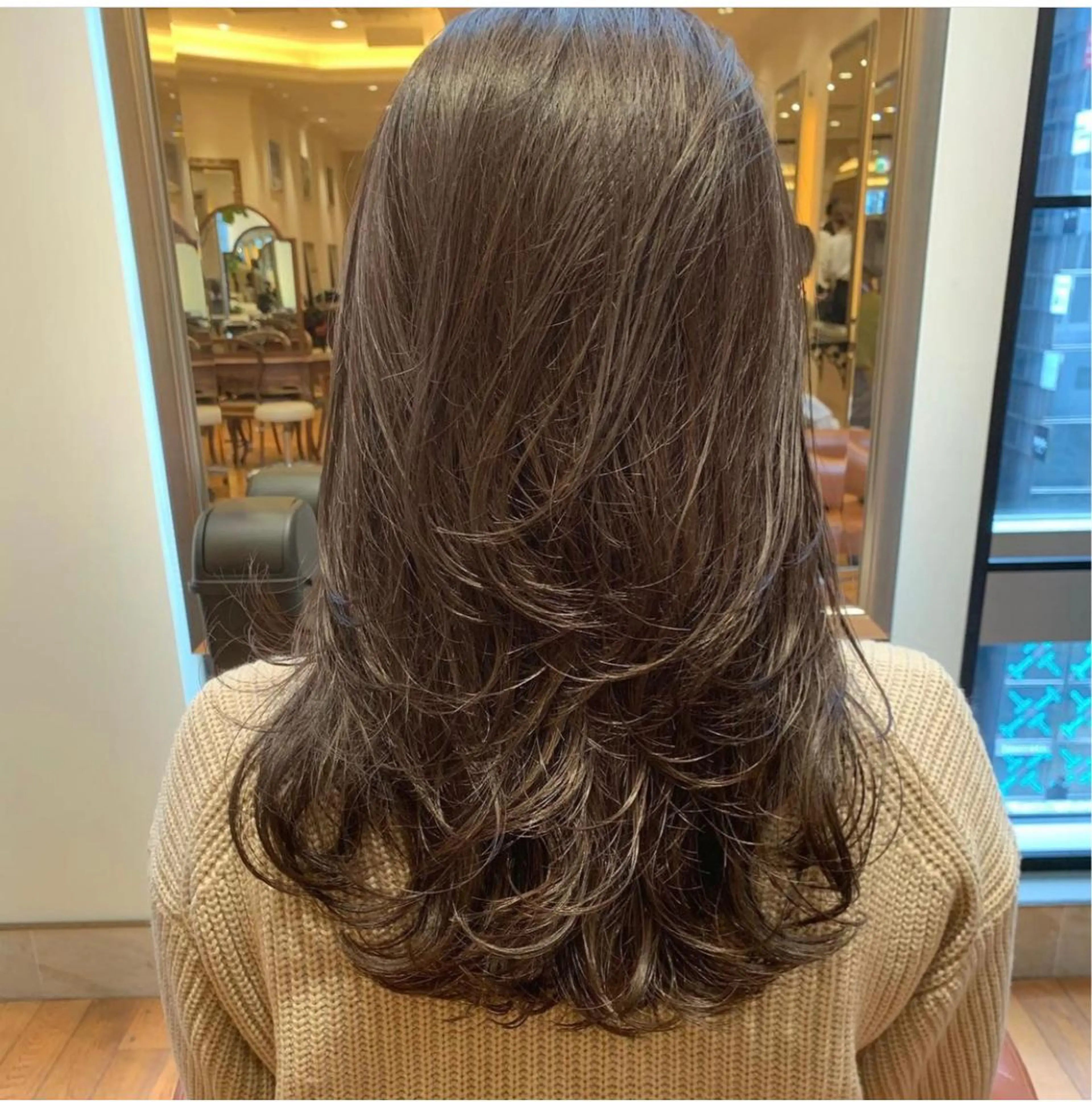 カラー ショートカット / 銀座/ 青山莉奈のヘアスタイル