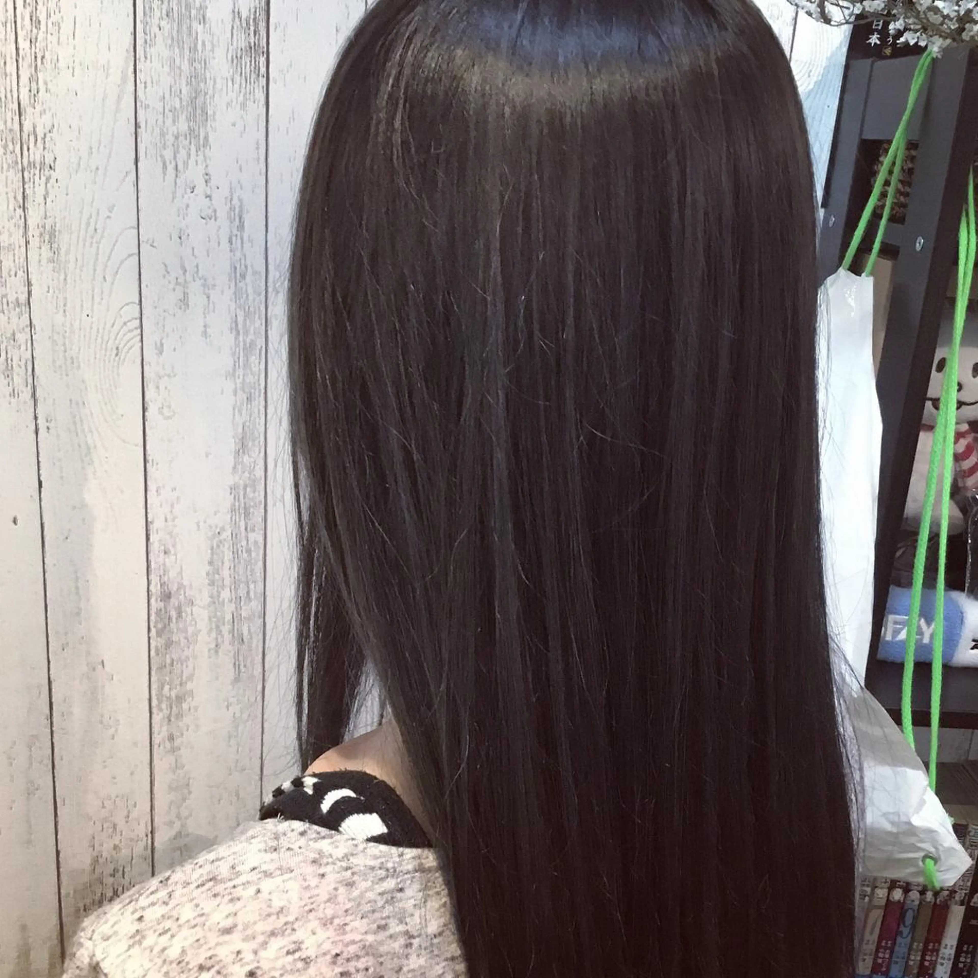 ロング カラー パーマ embrace エンブレイスのヘアスタイル