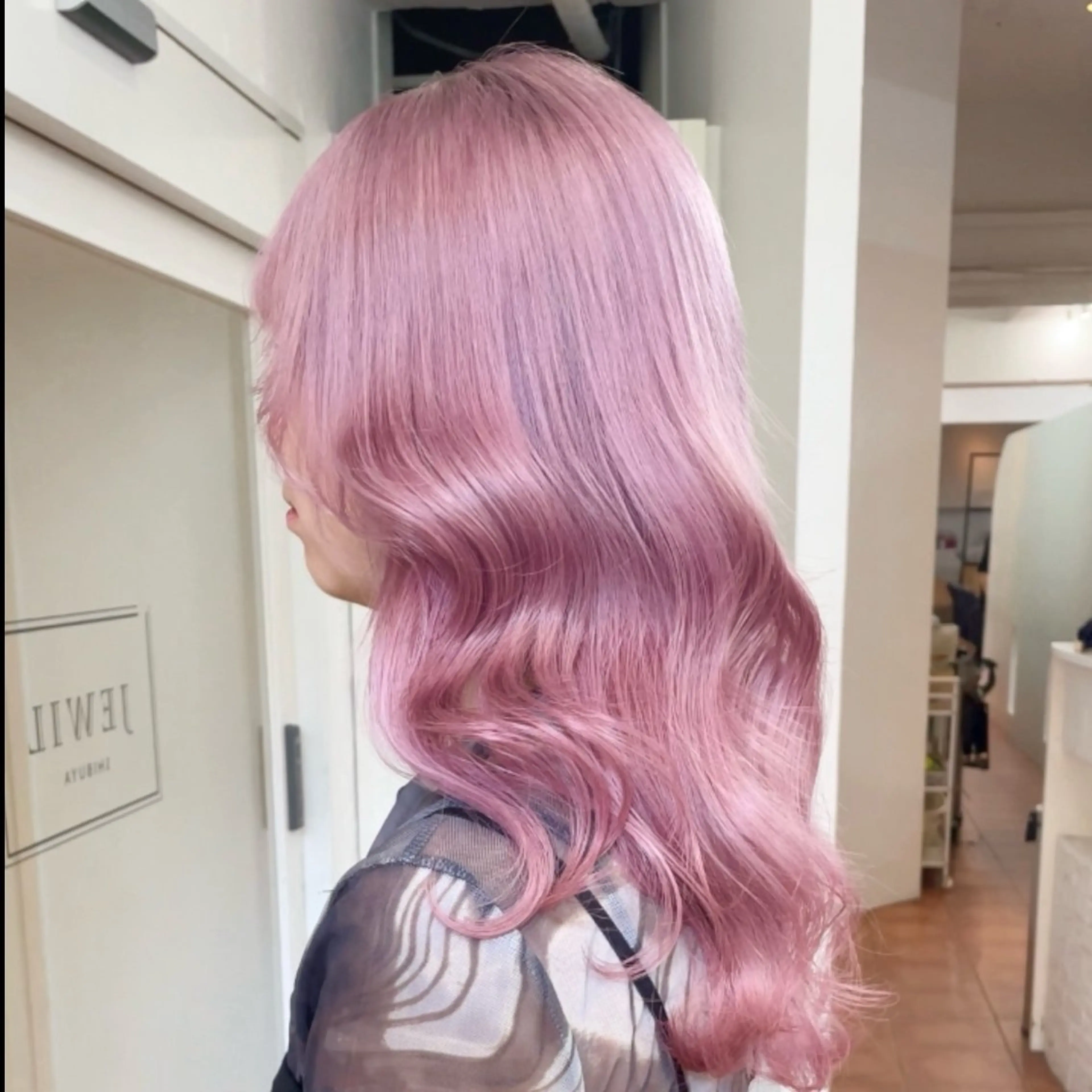 ロング カラー ブリーチ ケアブリーチ デザインカラー ハイトーンカラー ピンクカラー ブリーチなしピンク 赤井龍斗のヘアスタイル