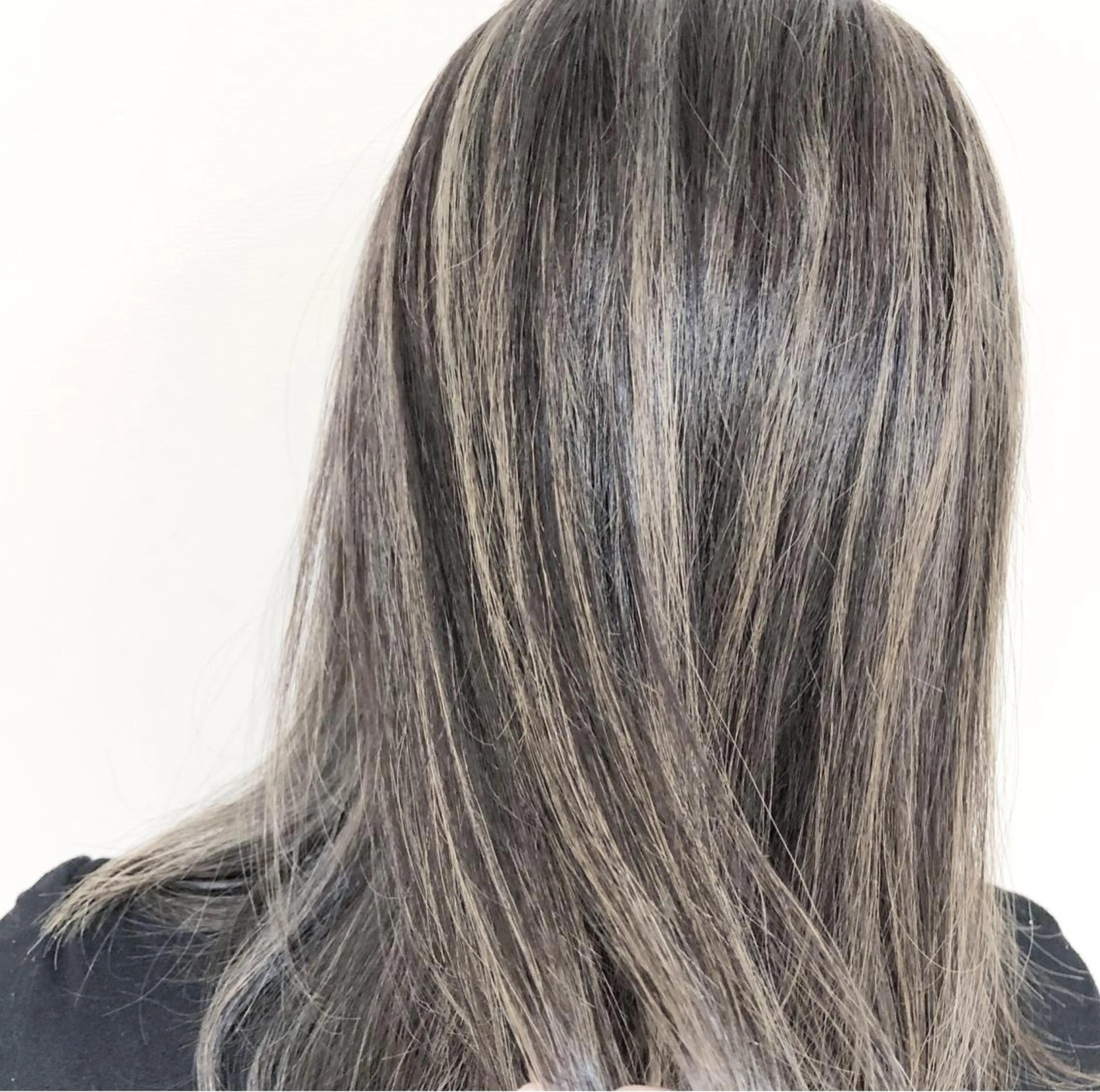 セミロング ブリーチ/髪質改善 NYNY大久保のヘアスタイル