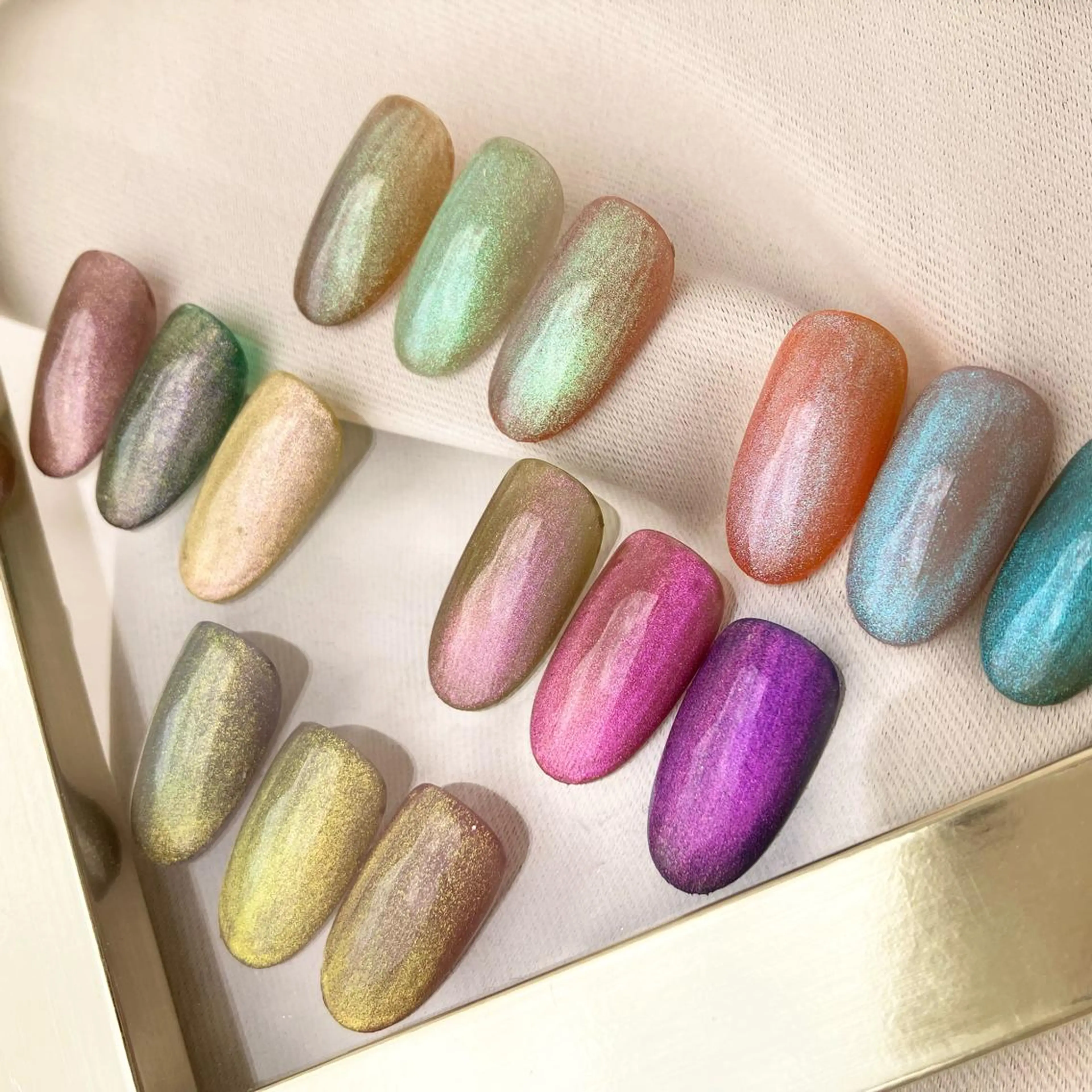 ネイル マグネットネイル ハンドネイル ウシク ミユキのネイルデザイン