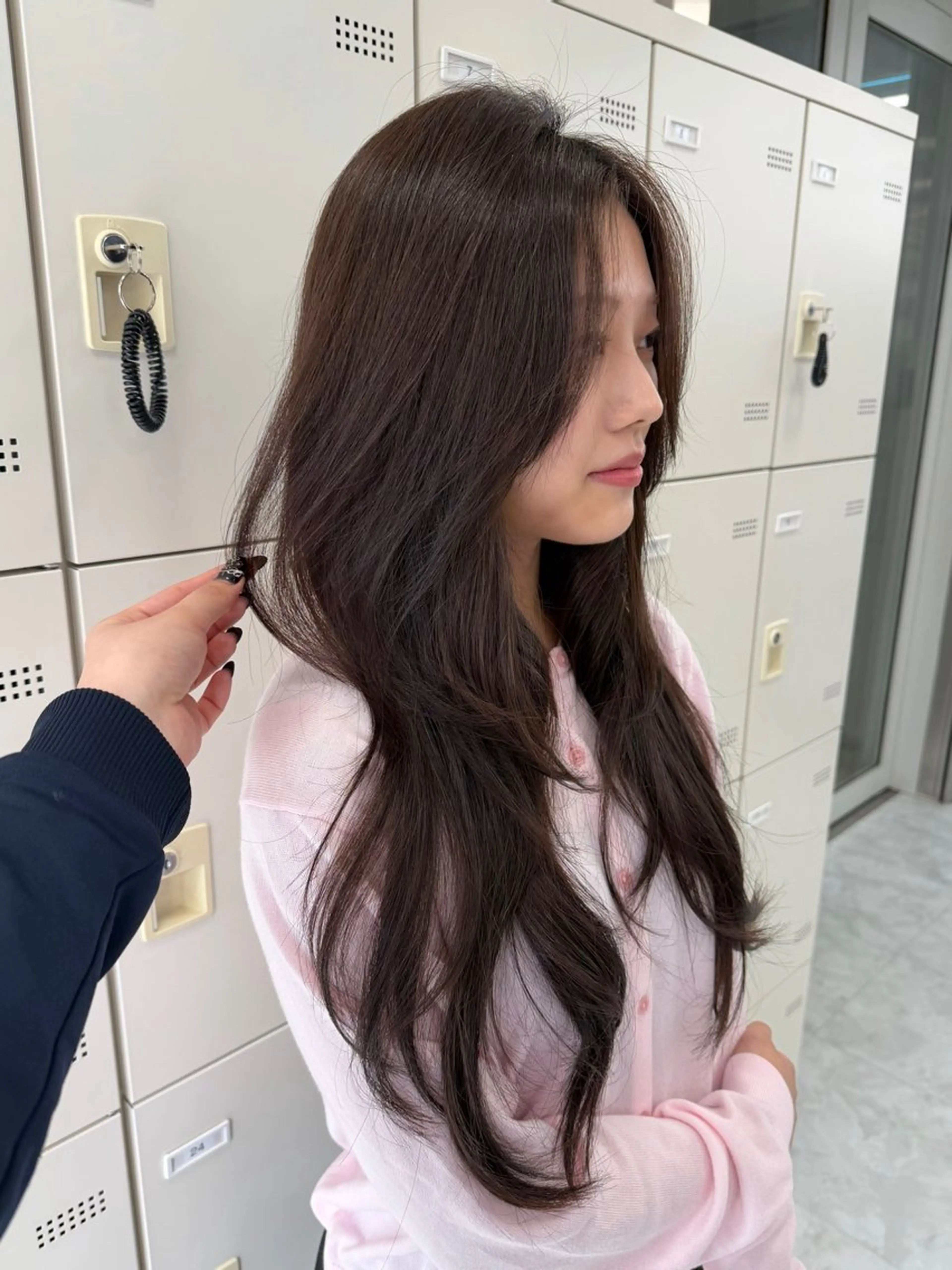 ロング カラー カット ヘアカラー トリートメント niina🖤 透明感×レイヤーのヘアスタイル