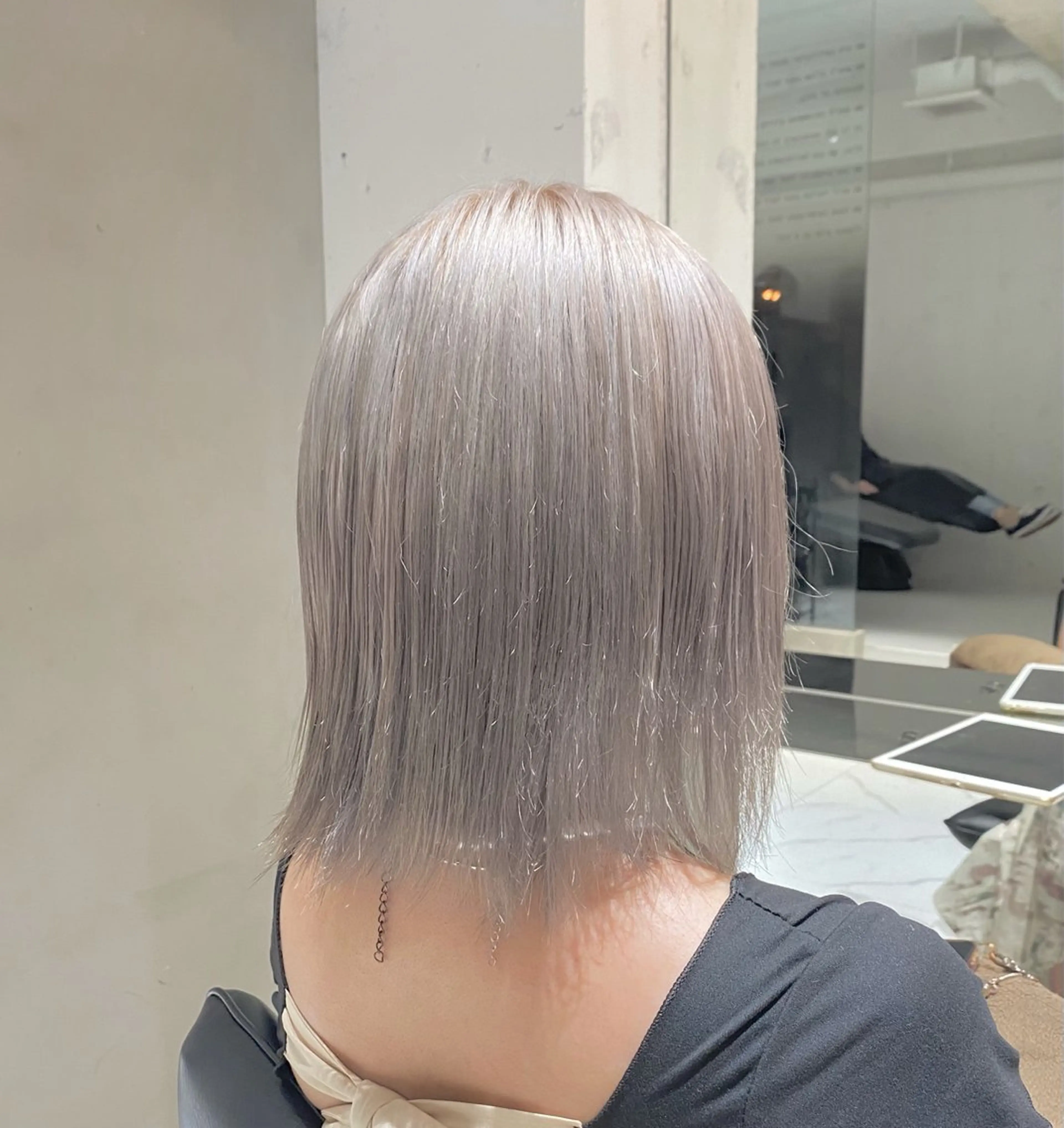 ミディアム カラー 短めショートカット カットモデルのヘアスタイル