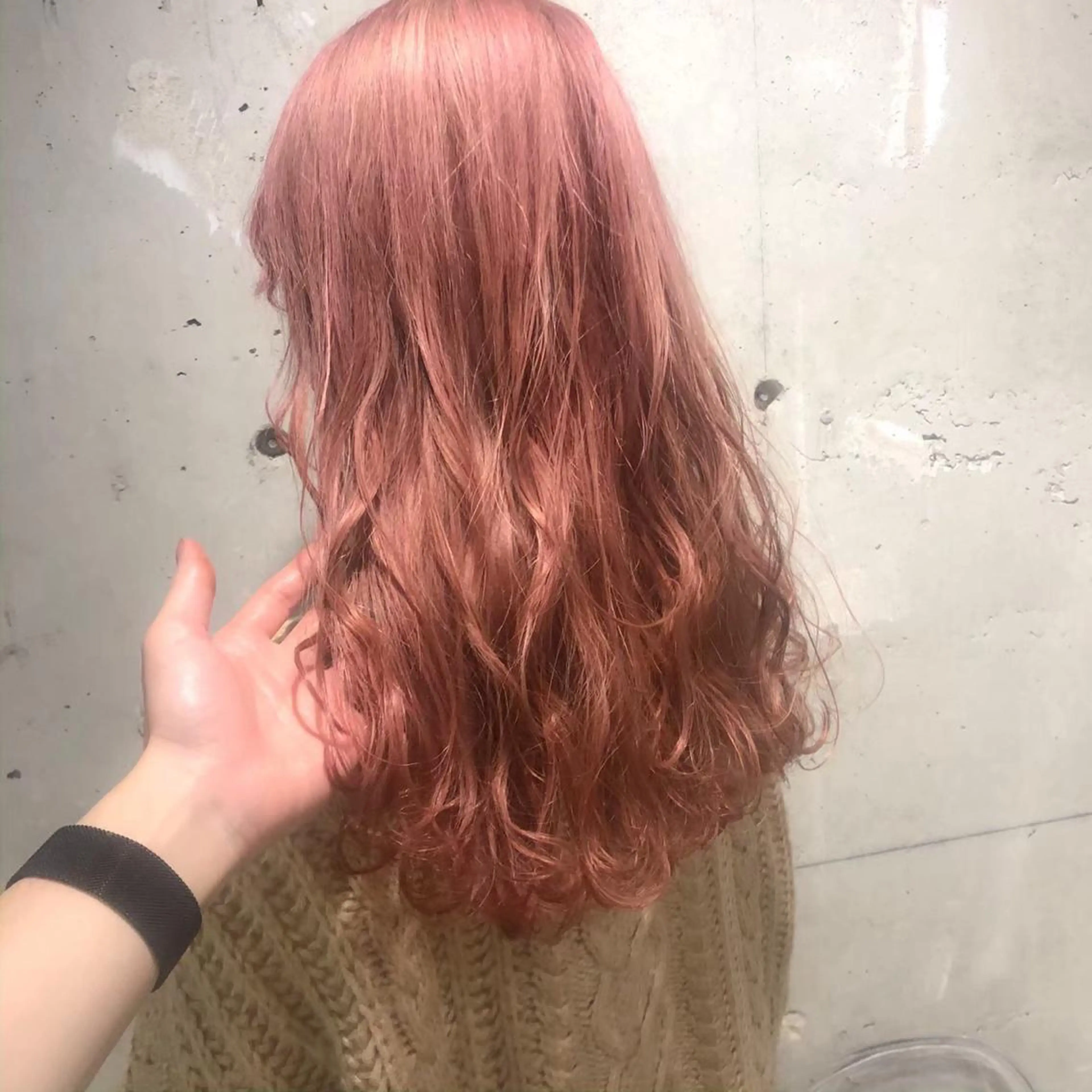 ロング カラー パーマ ヘアアレンジ ネイル マツエク・マツパ ブリーチ ハイトーンカラー ピンクカラー カラーマツエク ピンク linette所属・🐩推し活🐩 FUTABA🍒のヘアスタイル