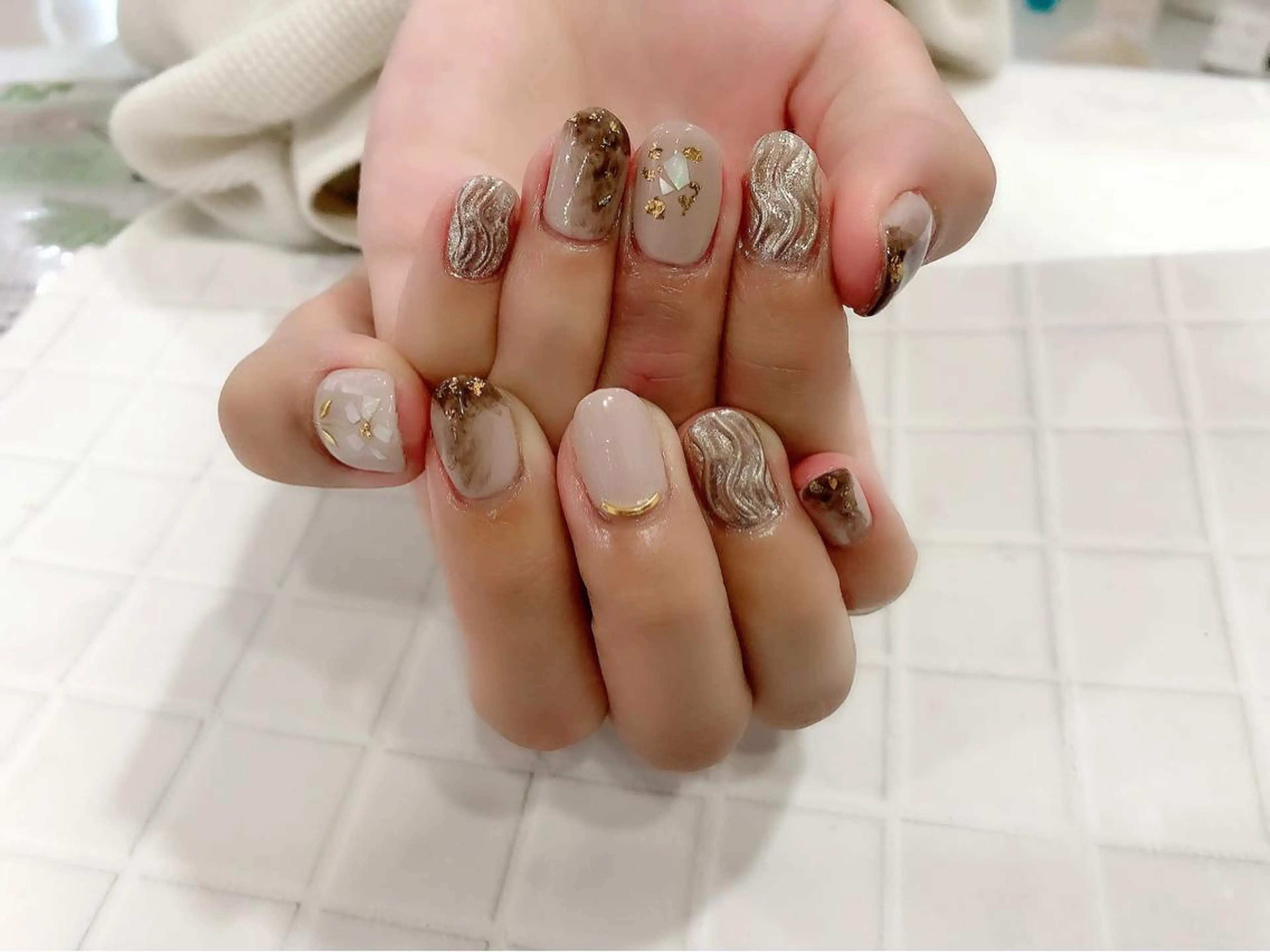 ネイル 成瀬 妃生路のヘアスタイル