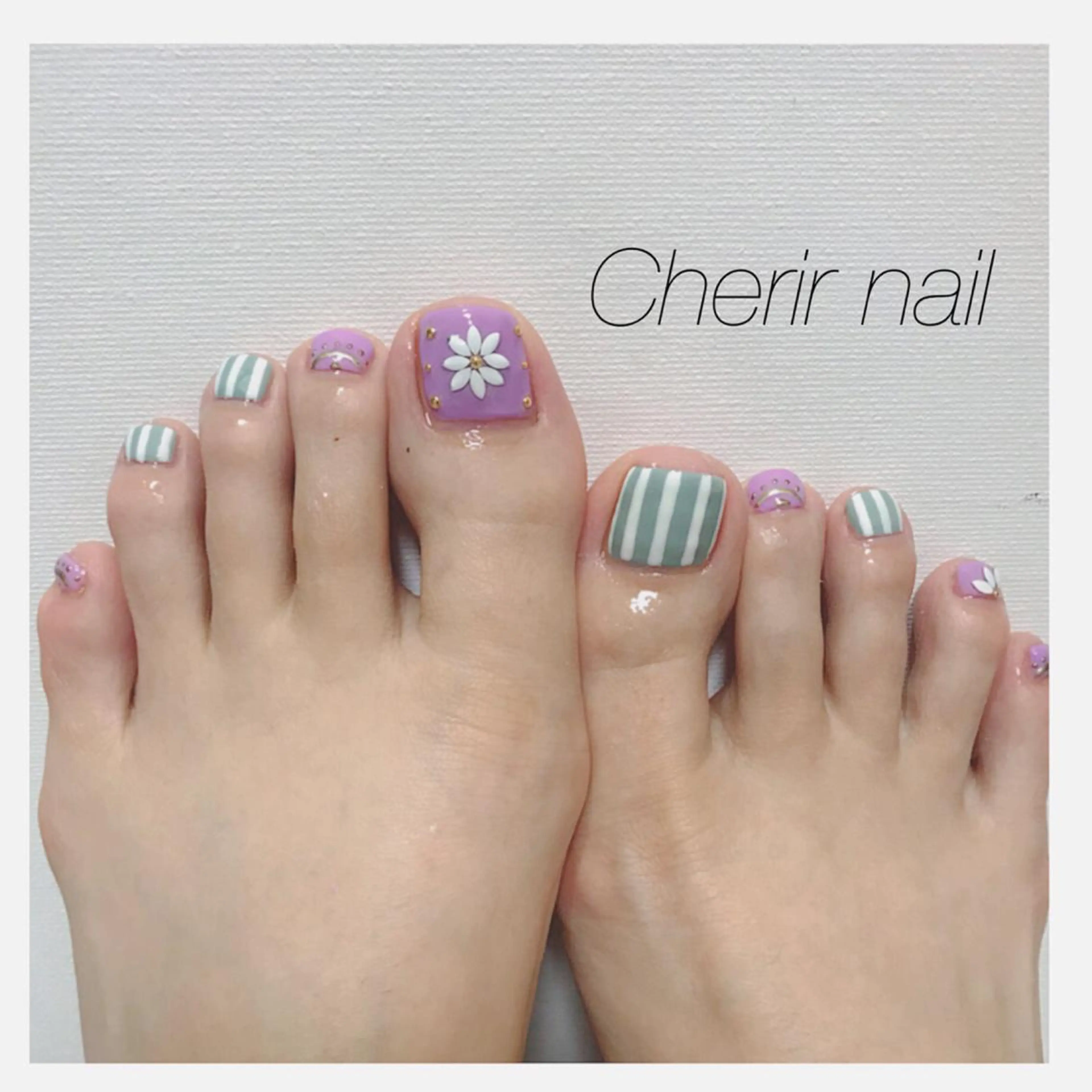 ネイル フラワーネイル グリーン マットネイル パープル 夏ネイル Cherirnail kaoriのネイルデザイン