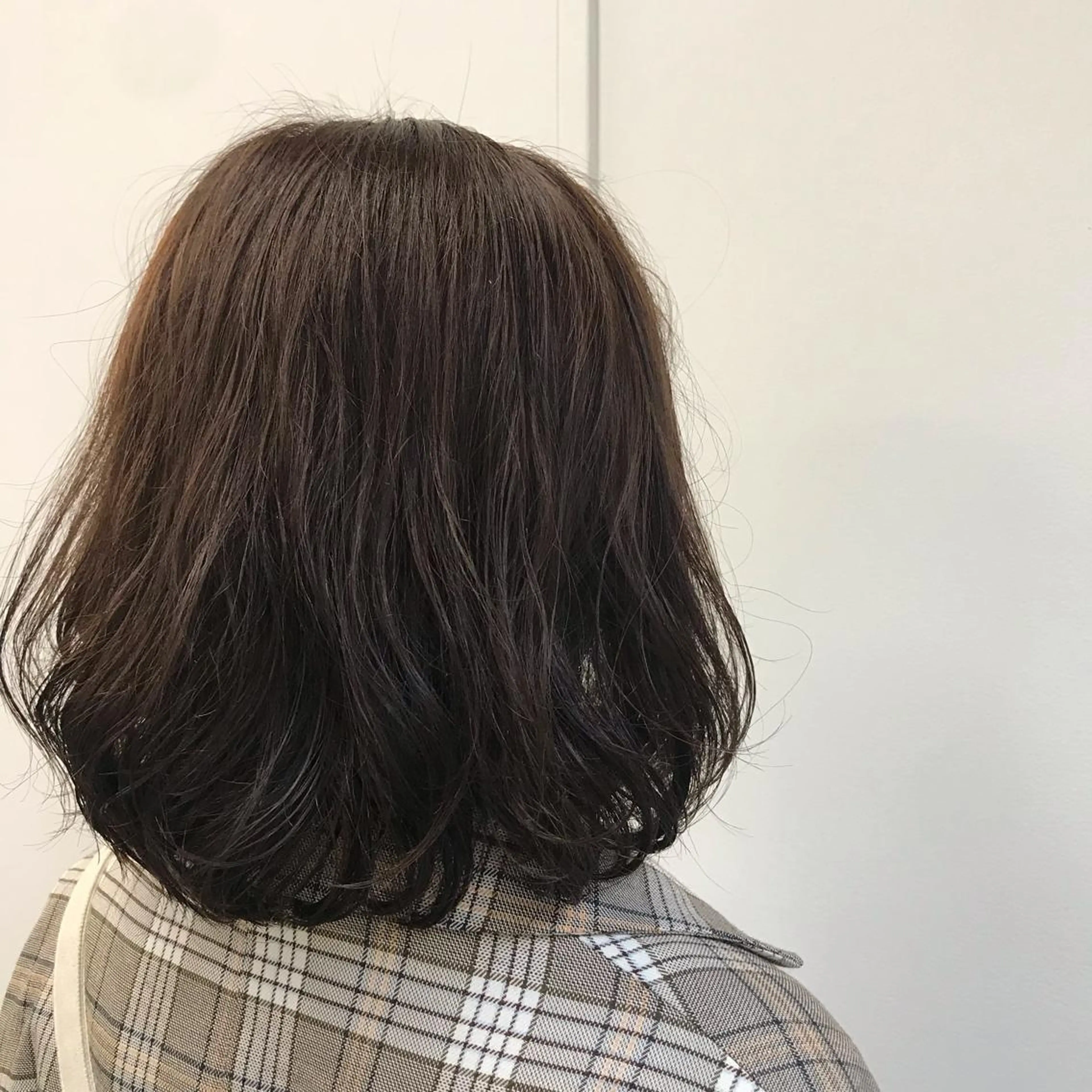 ミディアム カラー uka スタイリスト 楠本紗己のヘアスタイル