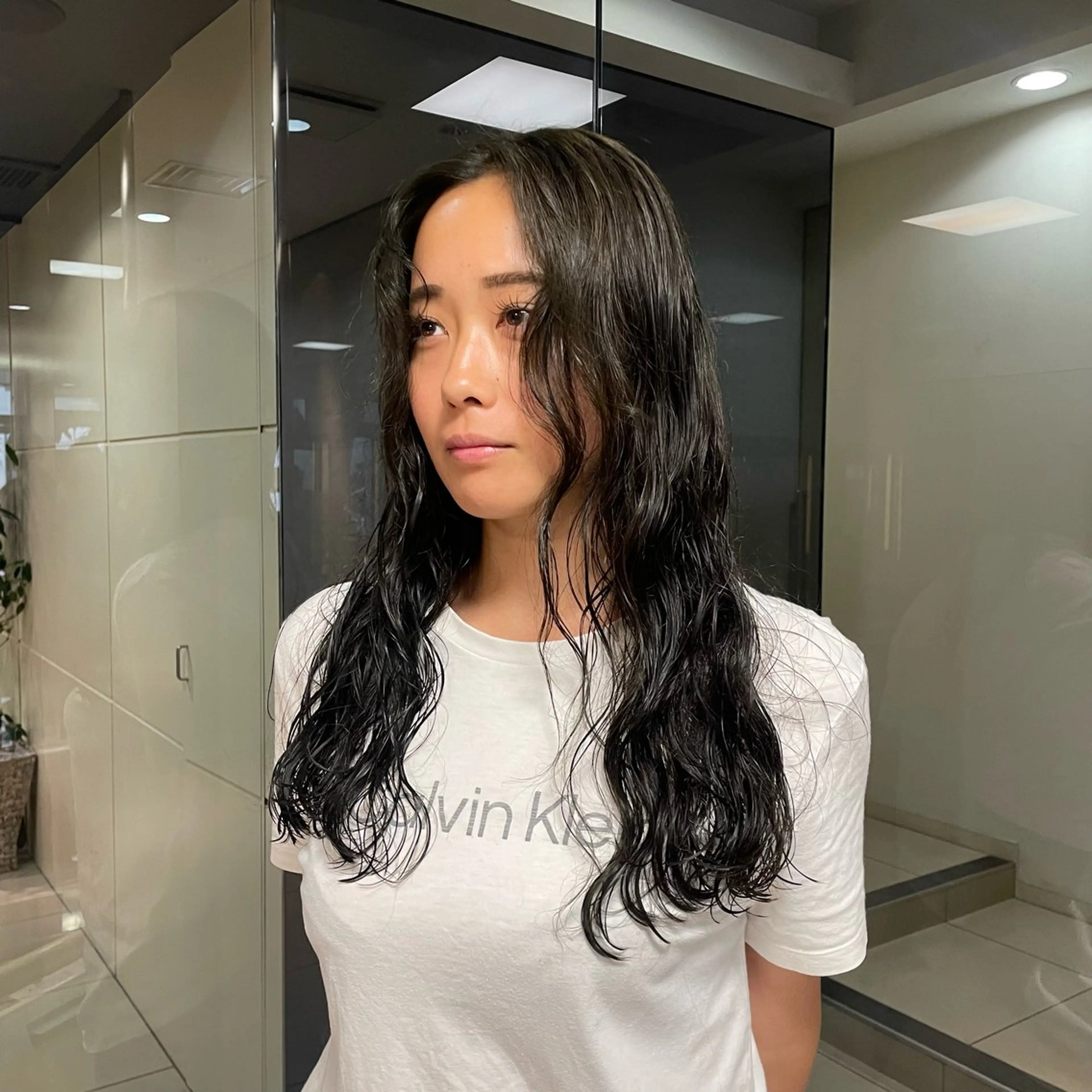 ロング カラー 垢抜け小顔レイヤー オリーブ/スミレのヘアスタイル