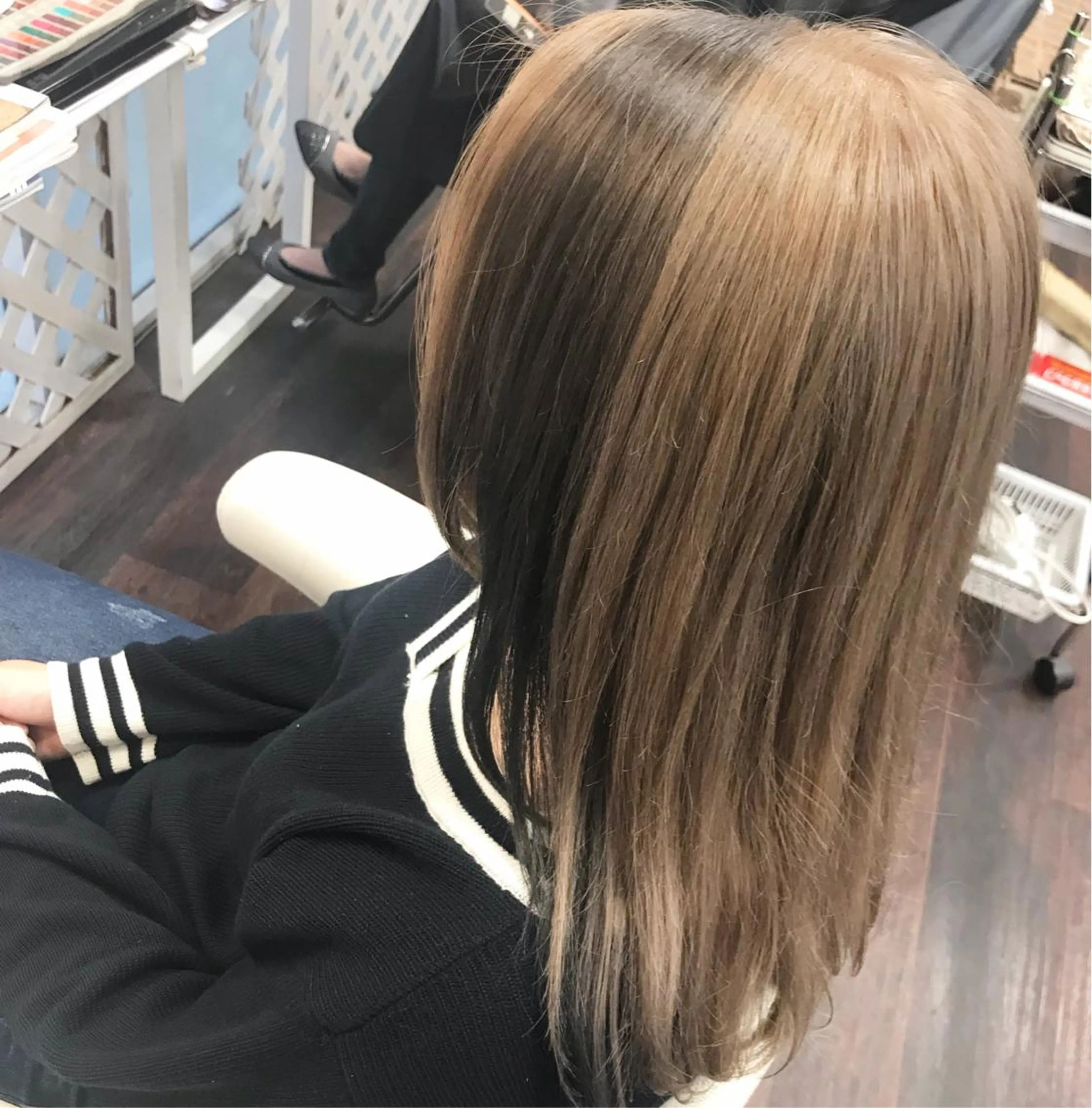 ロング カラー オーストヘアー ミコ所属・岩谷/ブリーチ 🪽透明感カラーのヘアスタイル