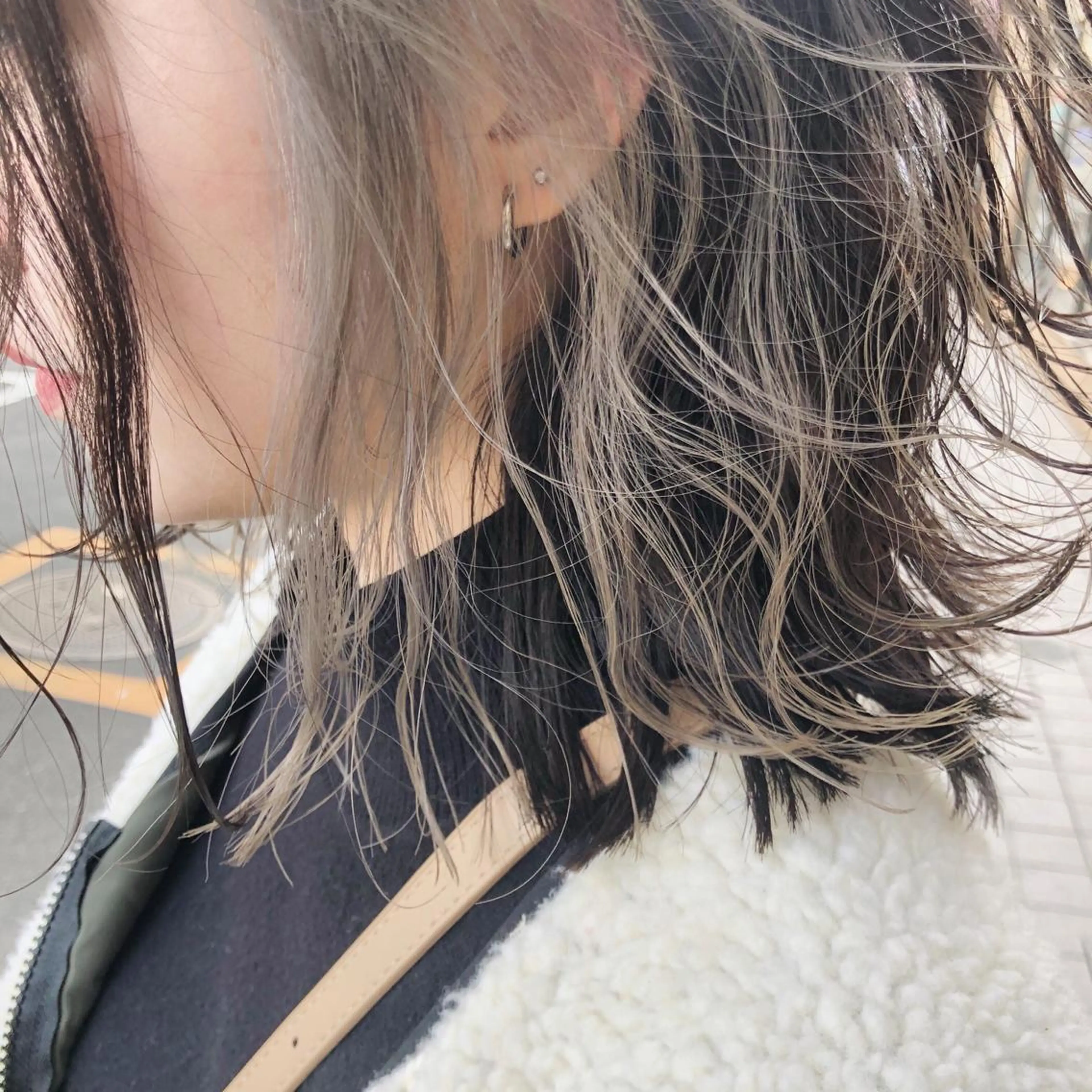 ミディアム カラー パーマ ヘアアレンジ ケアカラー 透明感カラー ハイライトカラー ハイトーンカラー ハイライト カット ヘアカラー トリートメント 【ツヤ髪美容師】 ツダケイスケのヘアスタイル