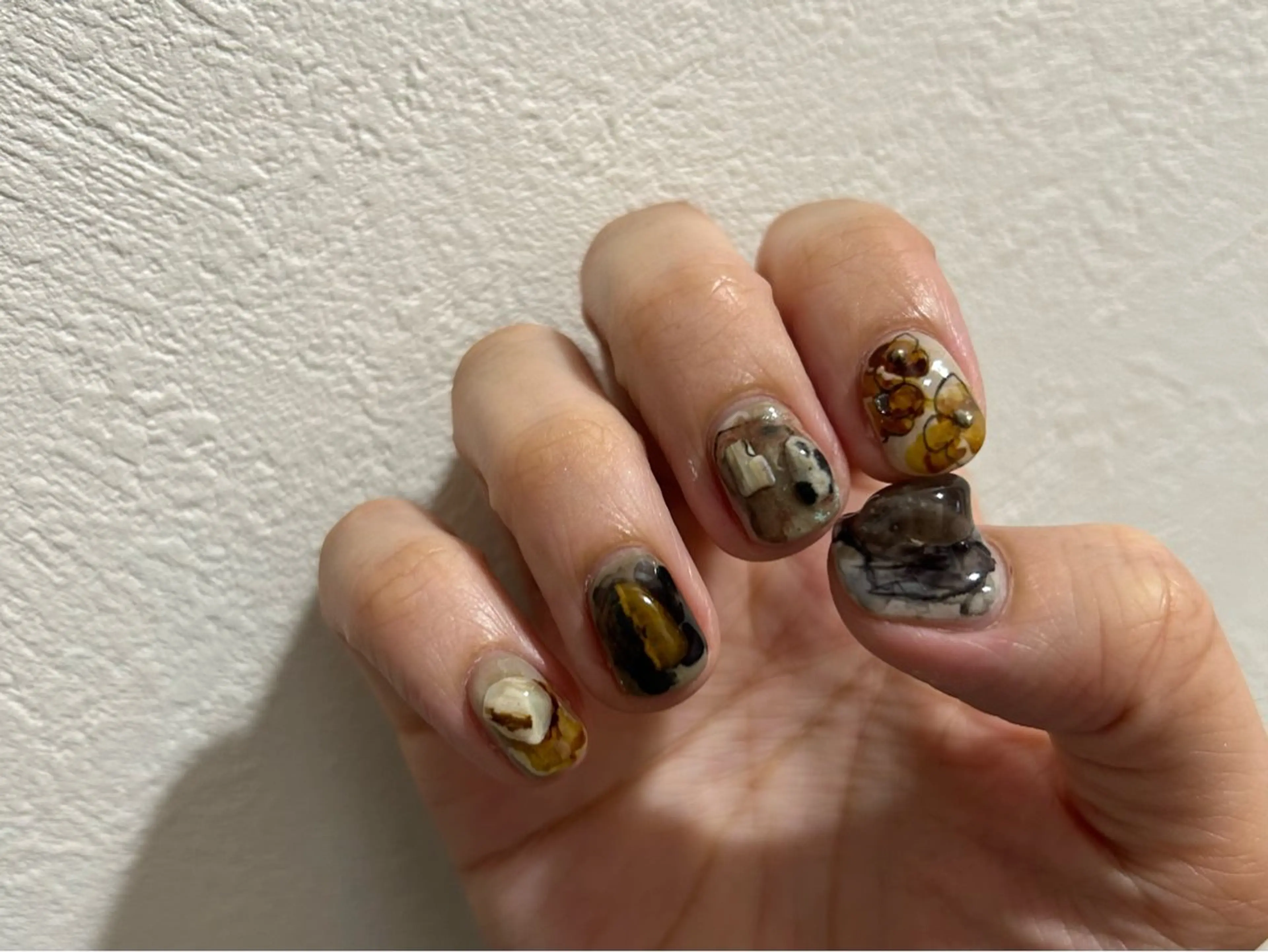 ネイル アートネイル マグネットネイル ニュアンスネイル ハンドネイル アトリエ １０３のネイルデザイン