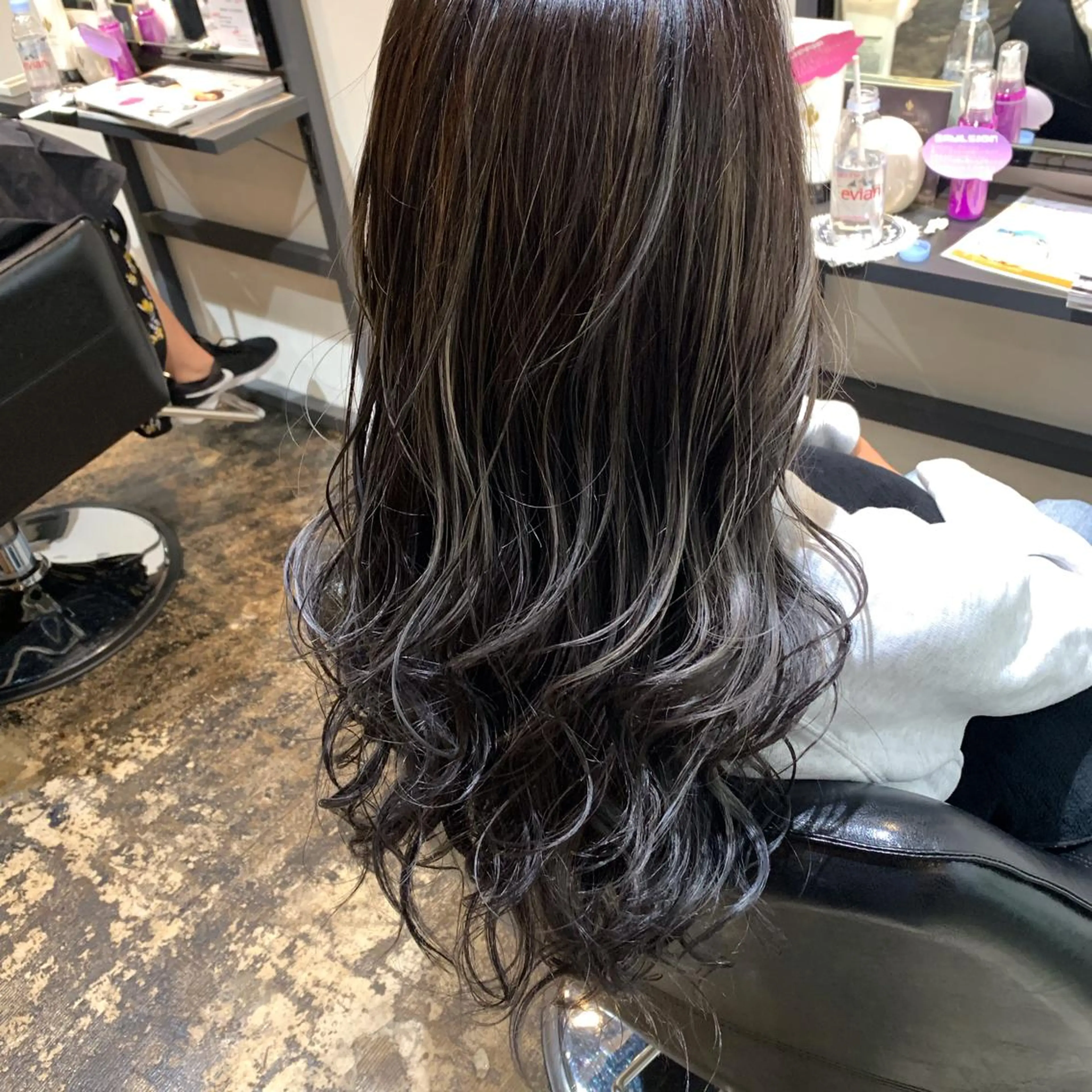 ロング カラー UMEDA FIGAROのヘアスタイル