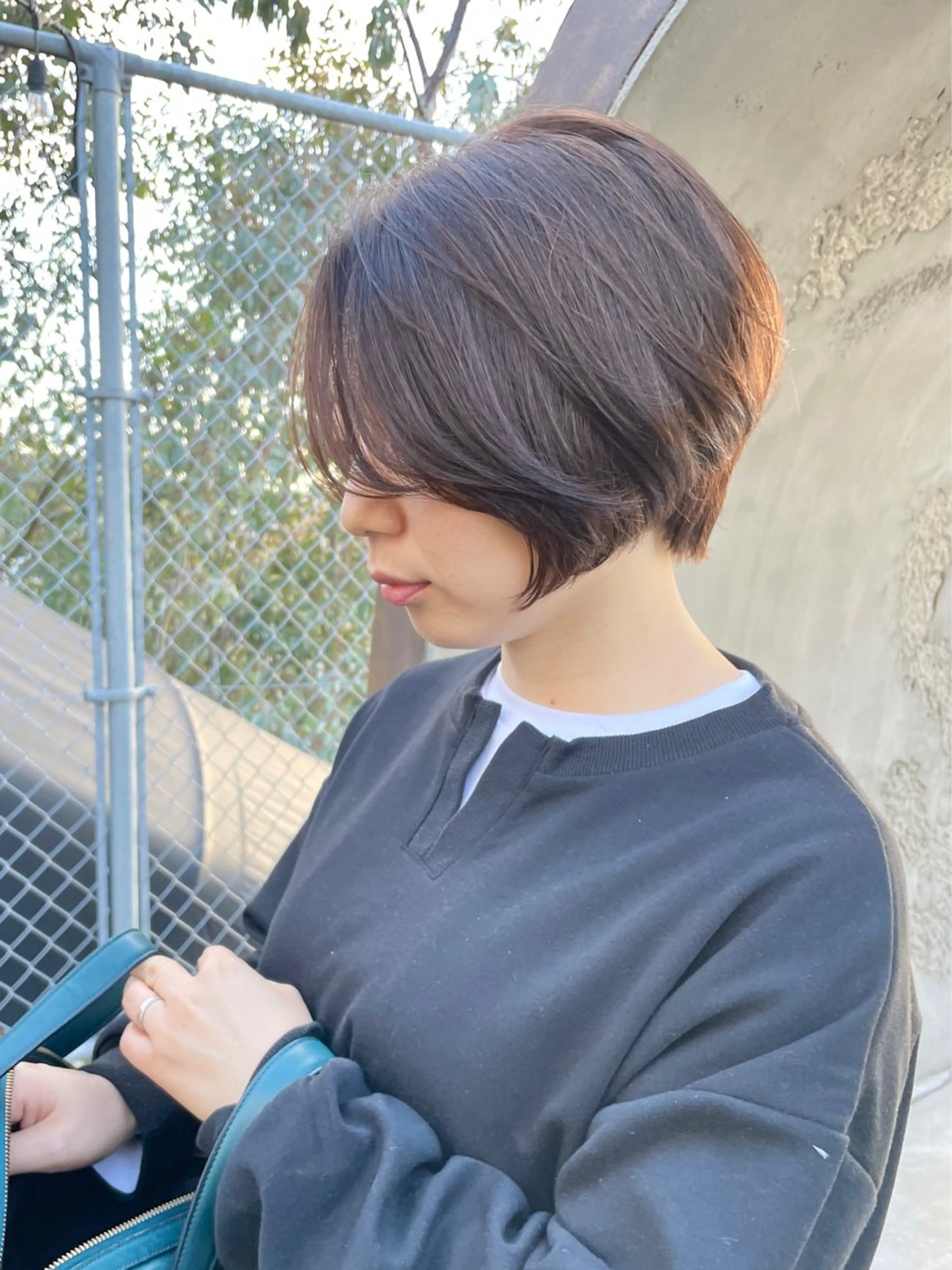 ショート カラー 岡田 恭明のヘアスタイル
