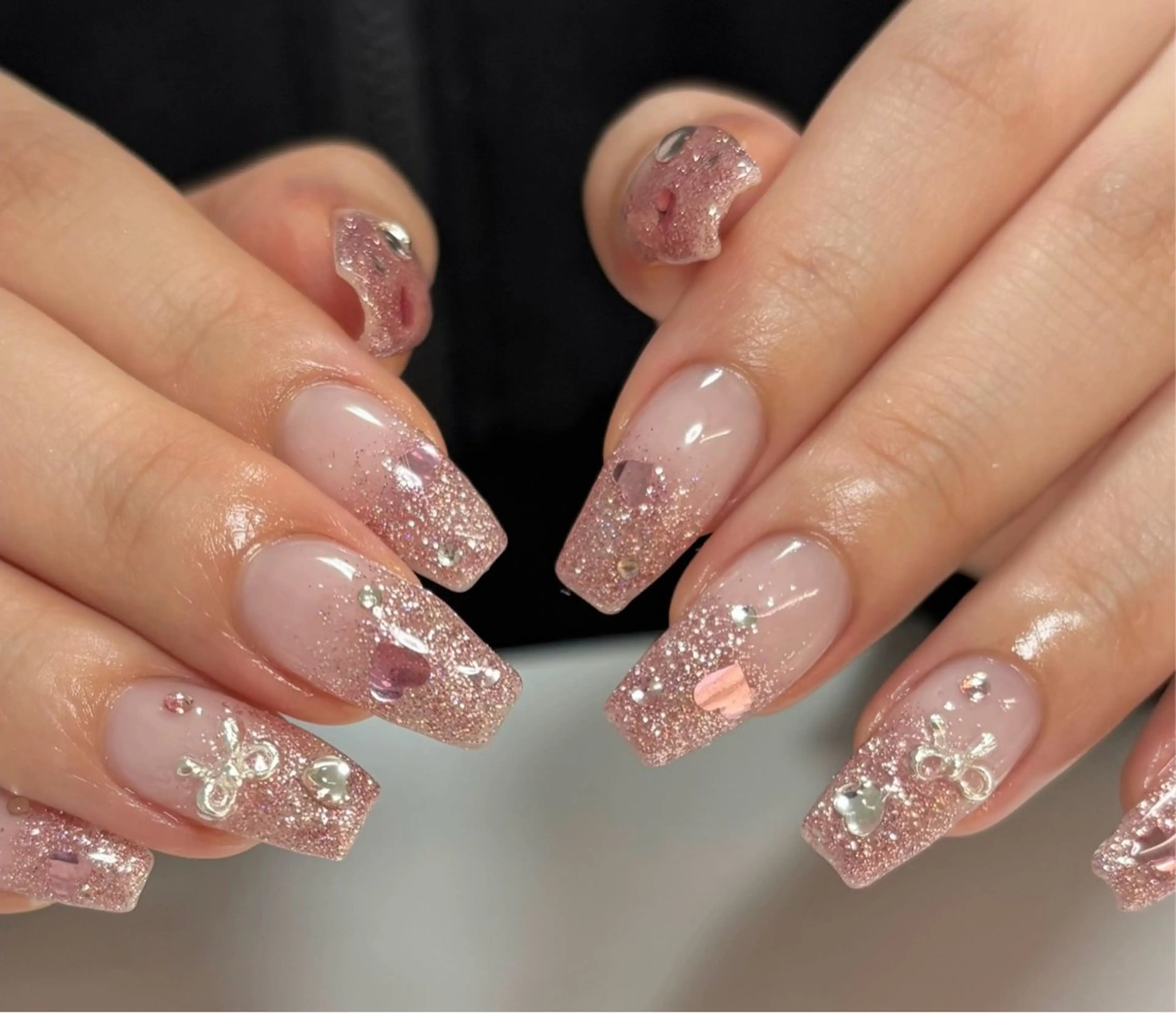 ネイル チークネイル フレンチネイル グラデーション 韓国ネイル マグネットネイル Hana Nailのネイルデザイン