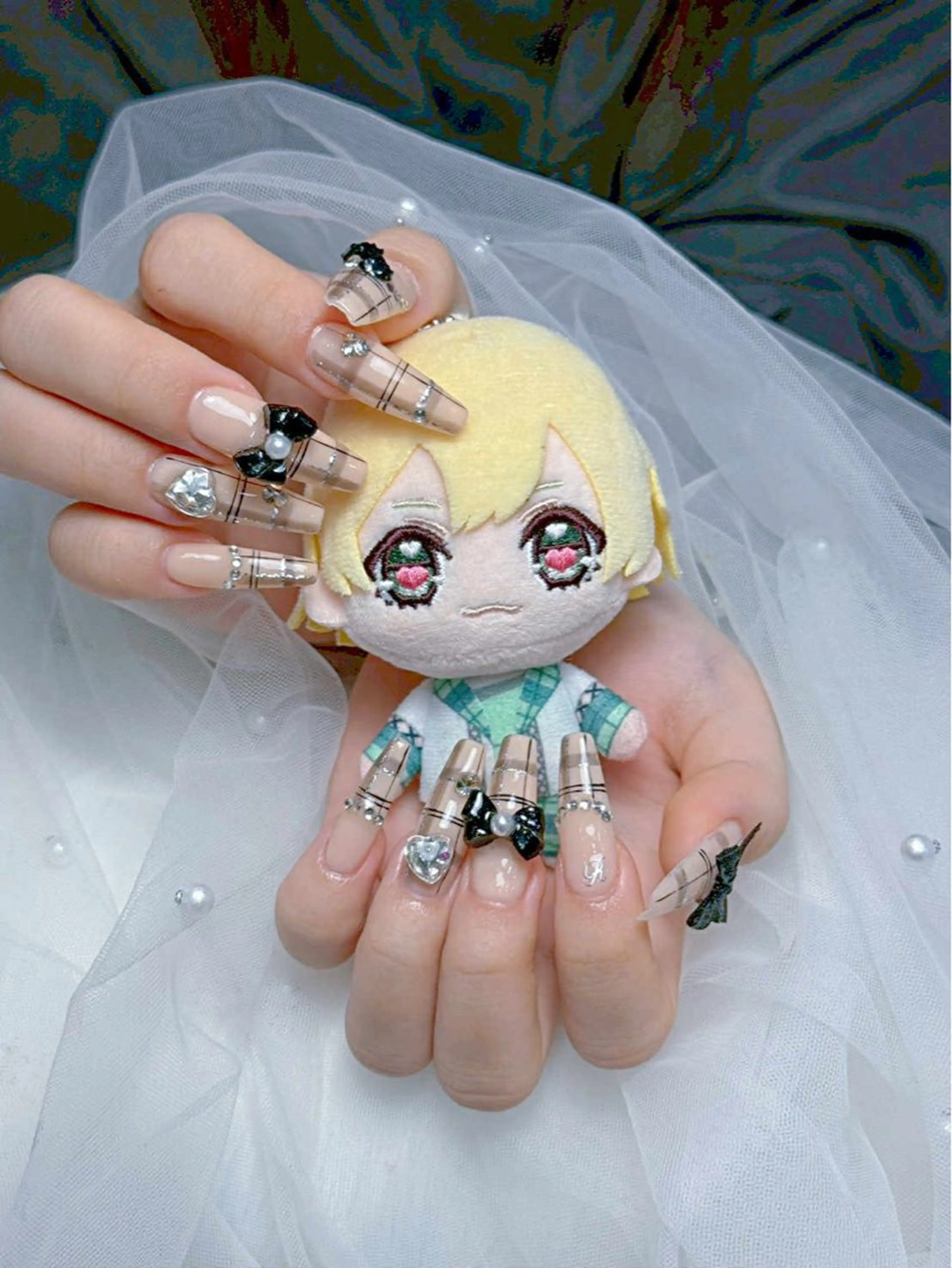 ネイル アートネイル オーロラネイル チークネイル 長さ出し フットネイル ハンドネイル ハンドケア Mio_ Noiranailのネイルデザイン