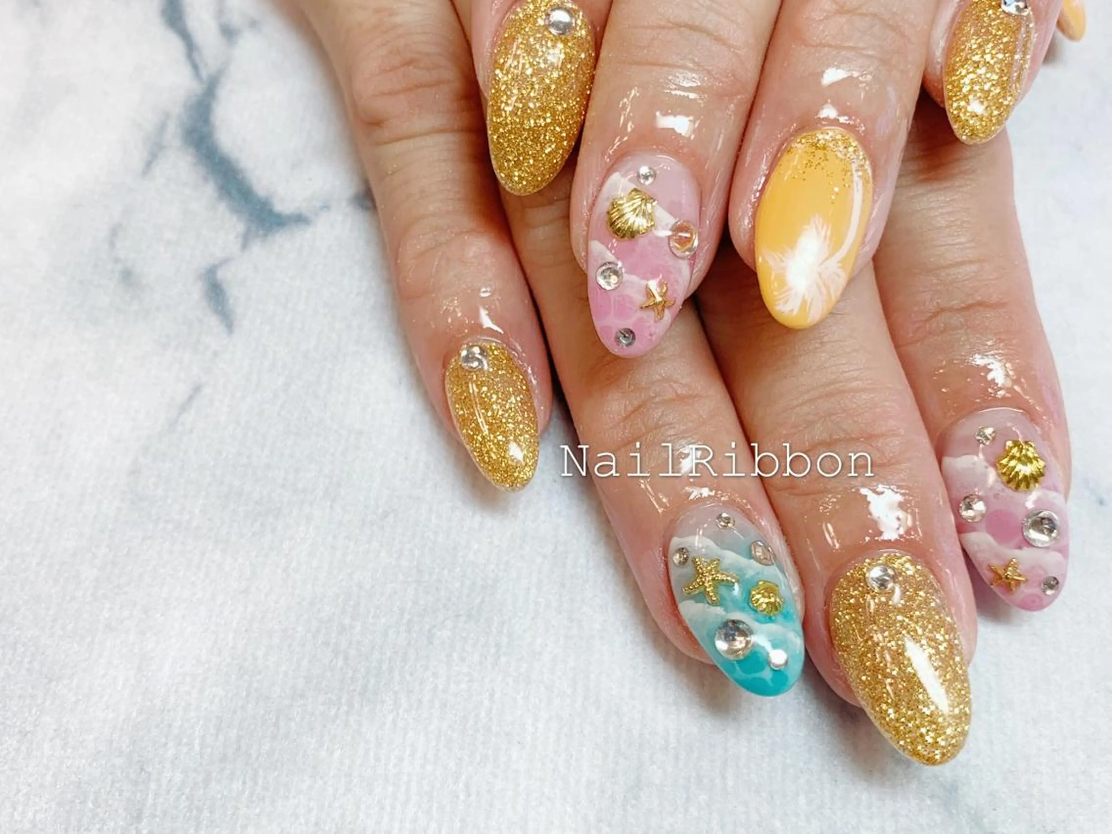 ネイル ネイルリボン 受付スタッフのネイルデザイン