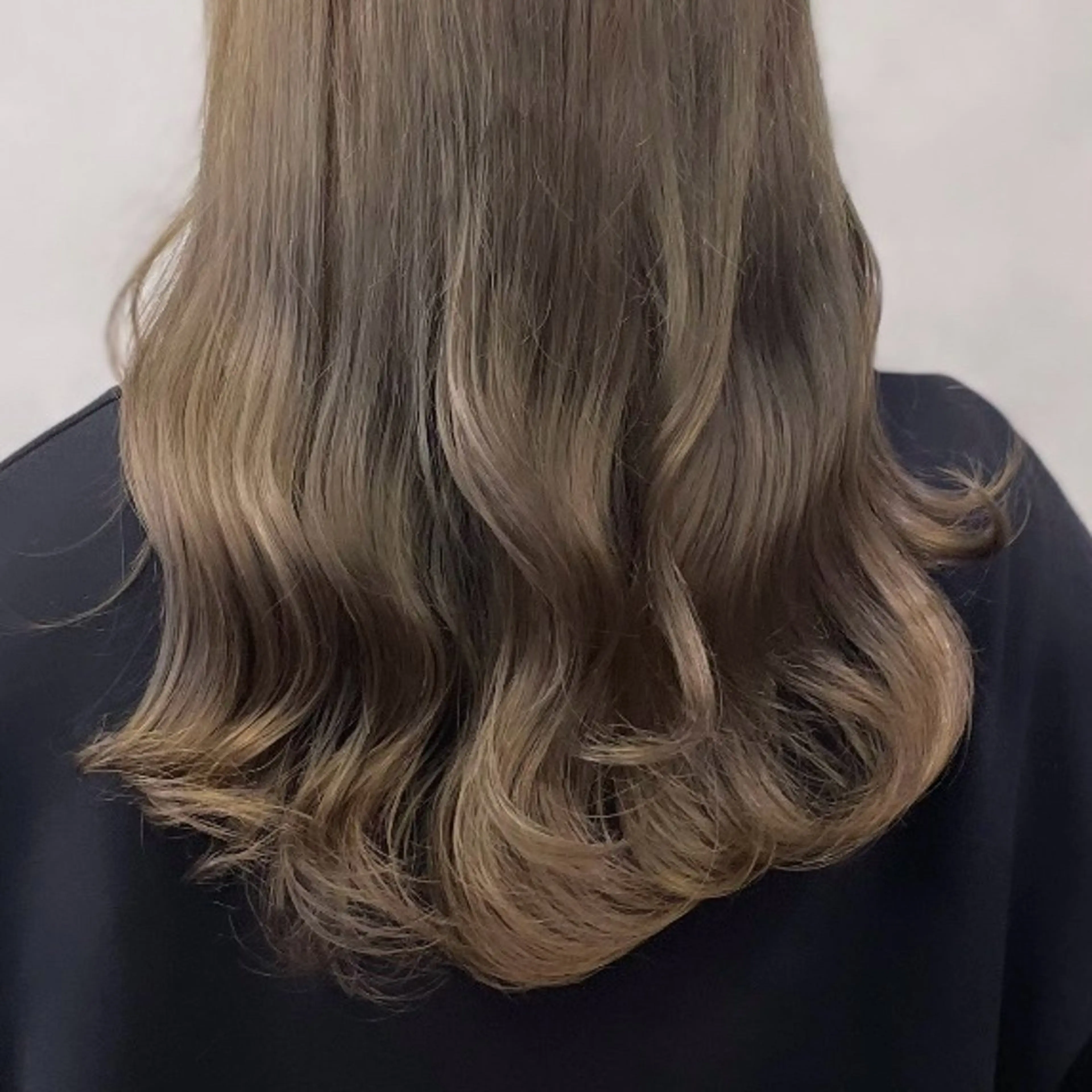 セミロング カラー グレージュ ヘアカラー Rui/透明感カラー 暖色/レイヤーカットのヘアスタイル