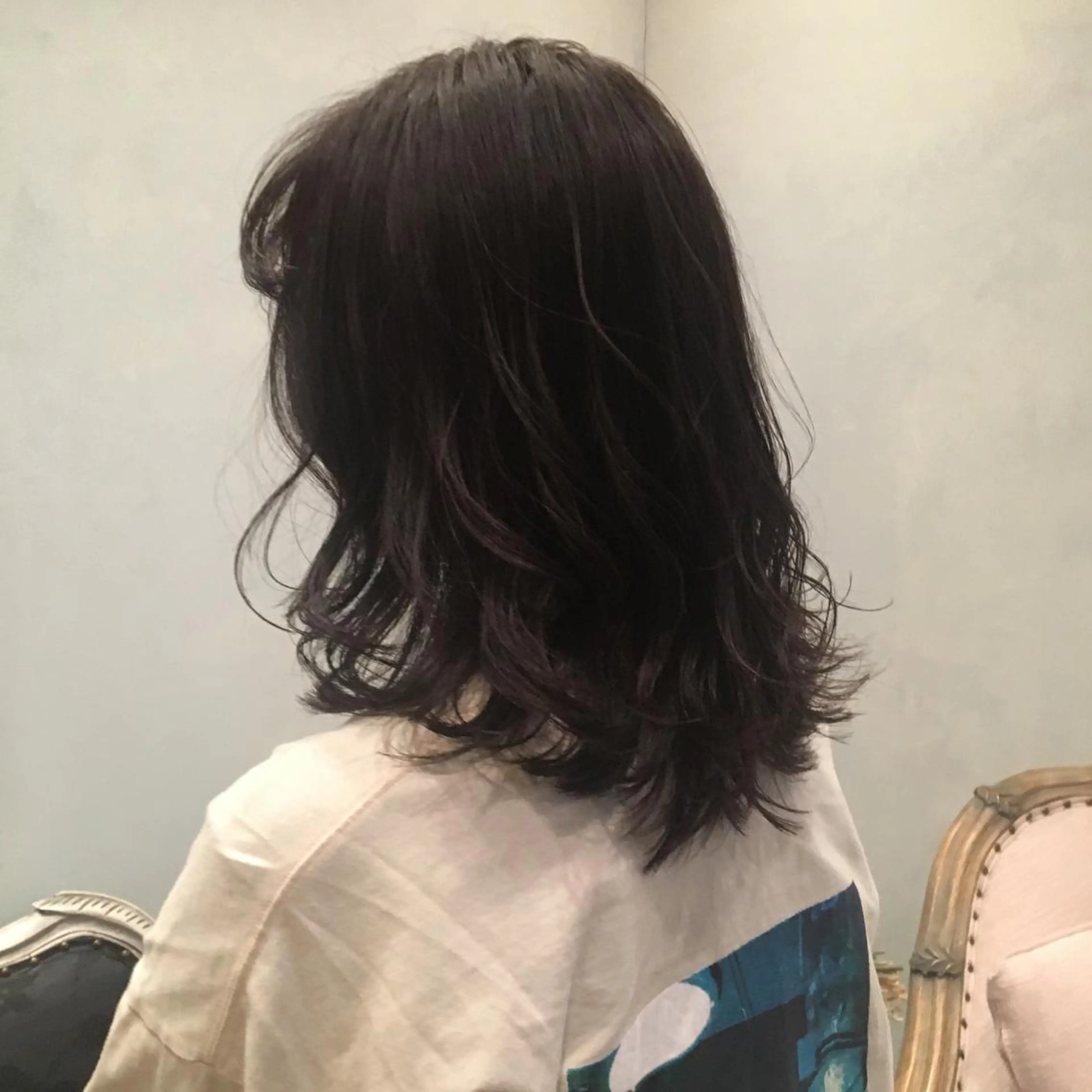 ミディアム SAKINO. ベージュカラーのヘアスタイル