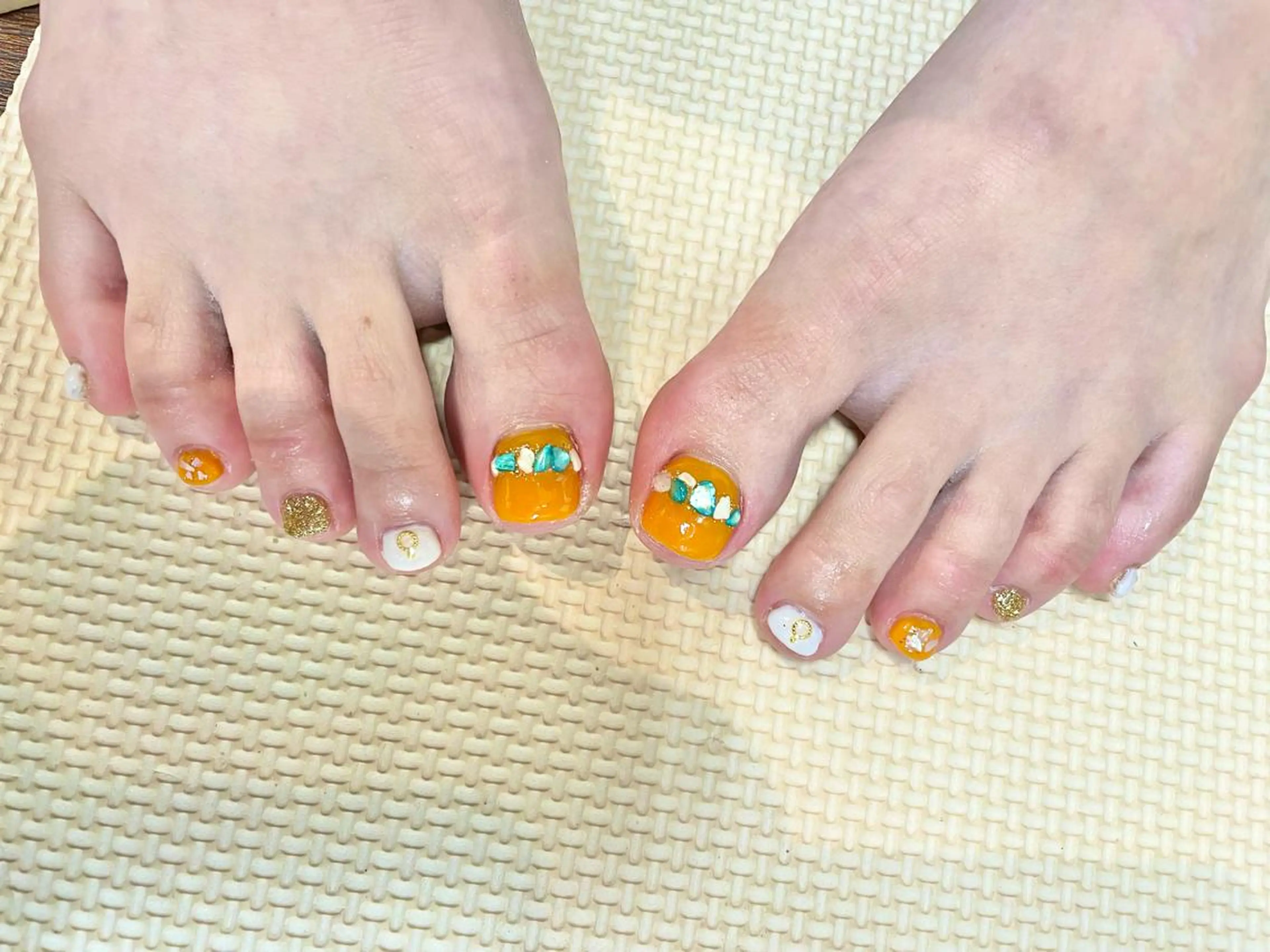 ネイル フットネイル オレンジ 夏ネイル ハンドネイル ハンドケア FASTNAIL PLUS 新宿店のネイルデザイン