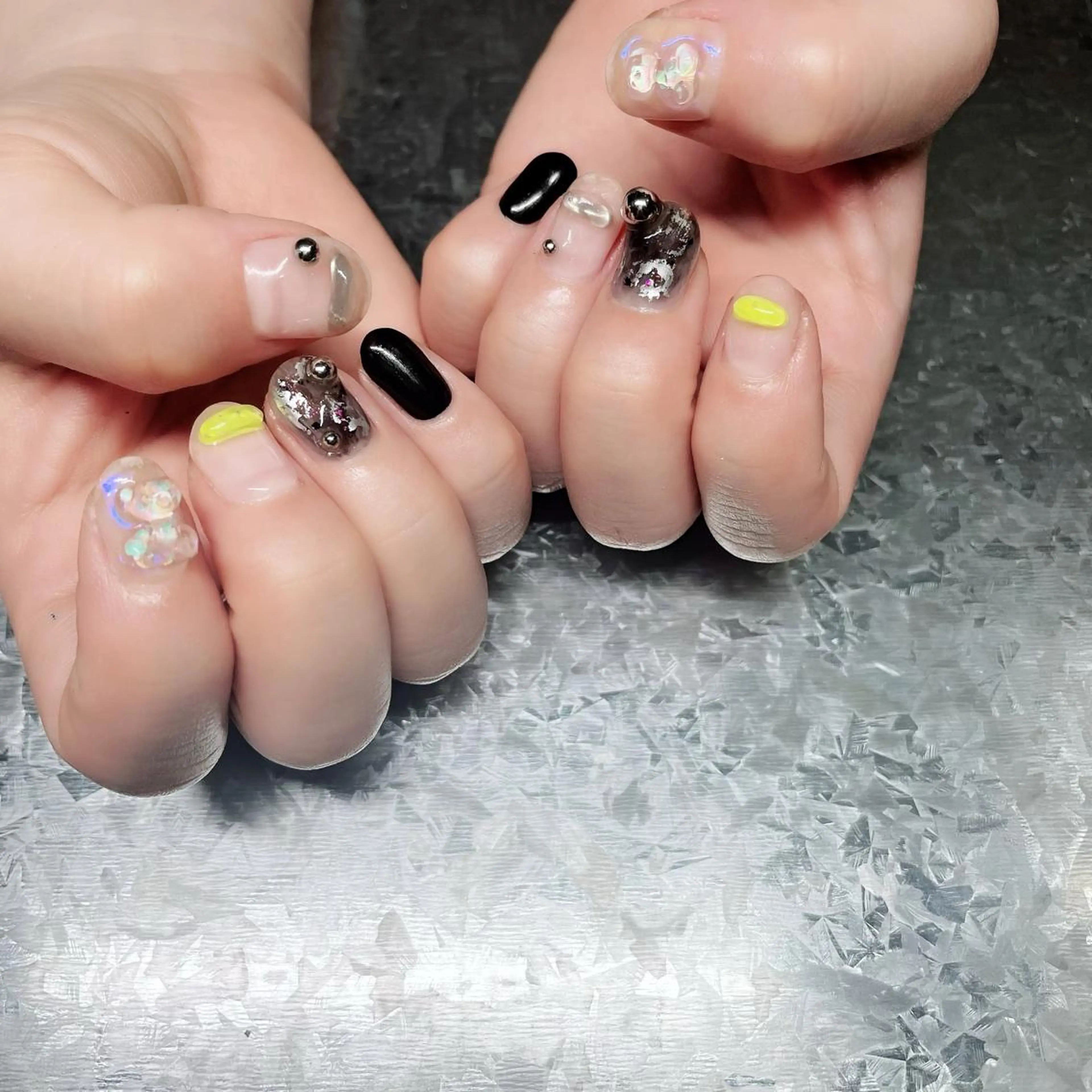 ネイル オーロラネイル 氷ネイル・うるうるネイル 韓国ネイル マグネットネイル ミラーネイル ハンドネイル VOLLMOND nailのネイルデザイン