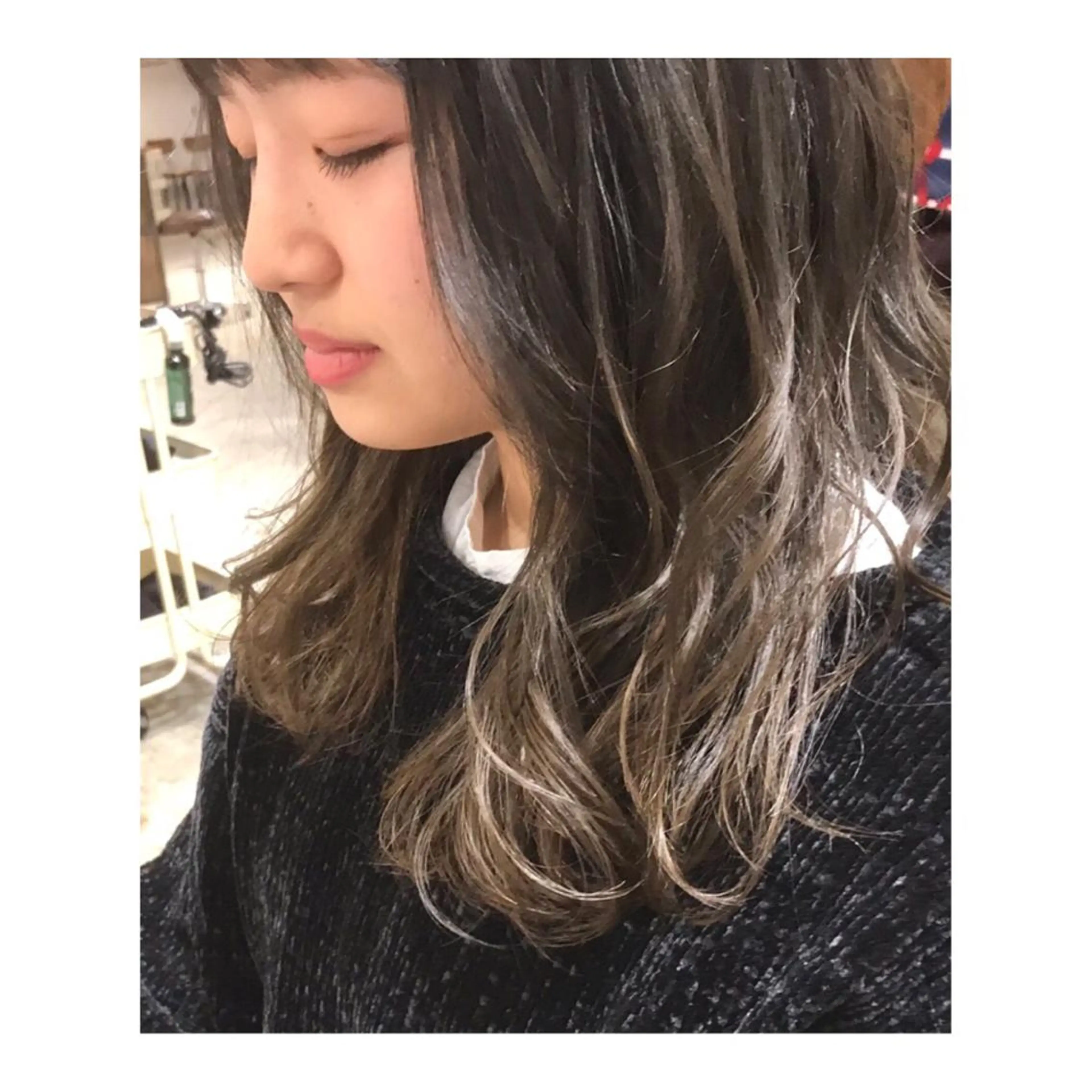 ロング カラー アッシュ ベージュカラー ブリーチ グラデーションカラー 竹嶌 健吾のヘアスタイル