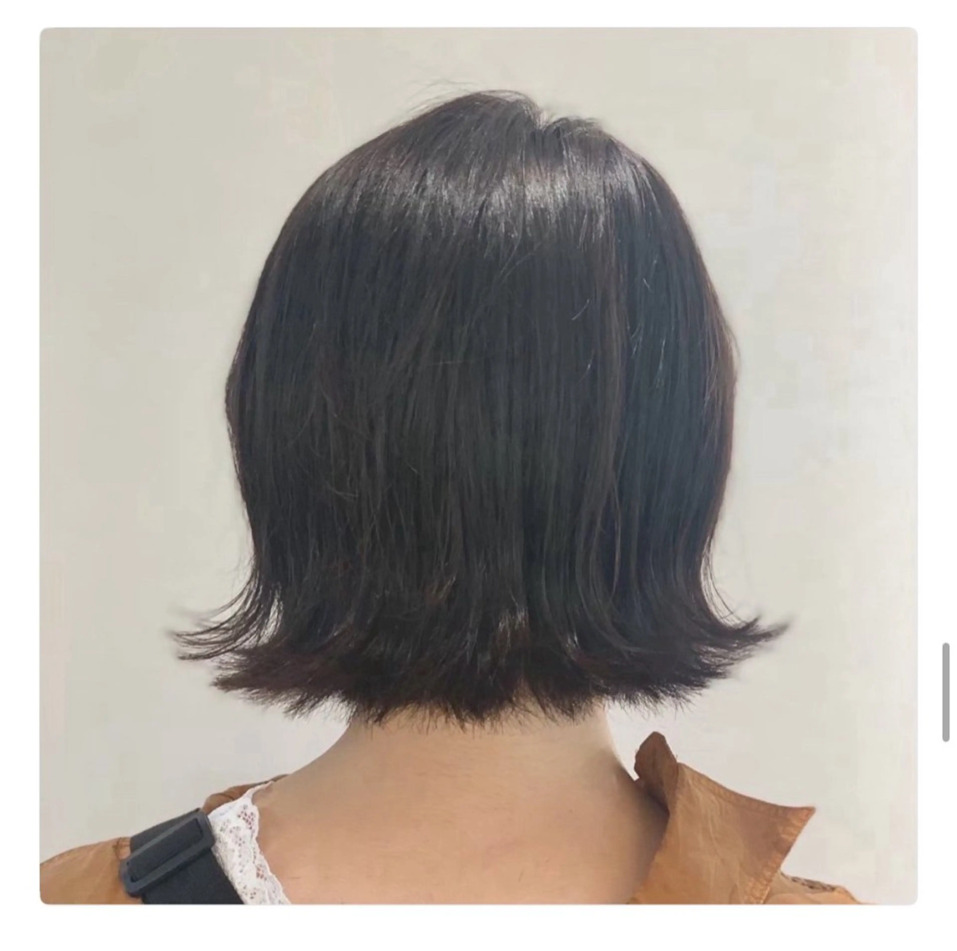 カラー 矢代 彩華のヘアスタイル