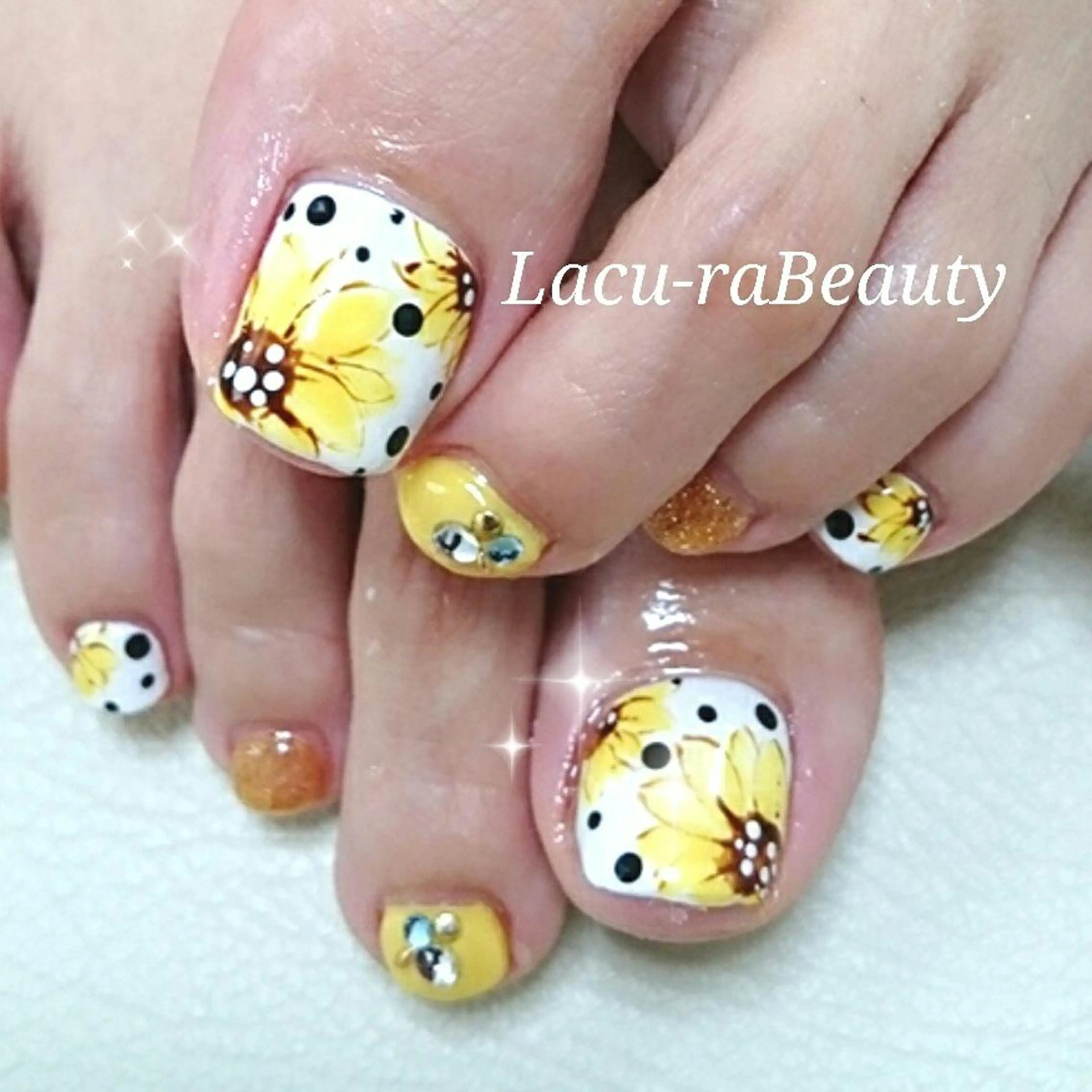 ネイル アートネイル 小顔と腸の専門店 ラクーラビューティのエステ・リラクイメージ