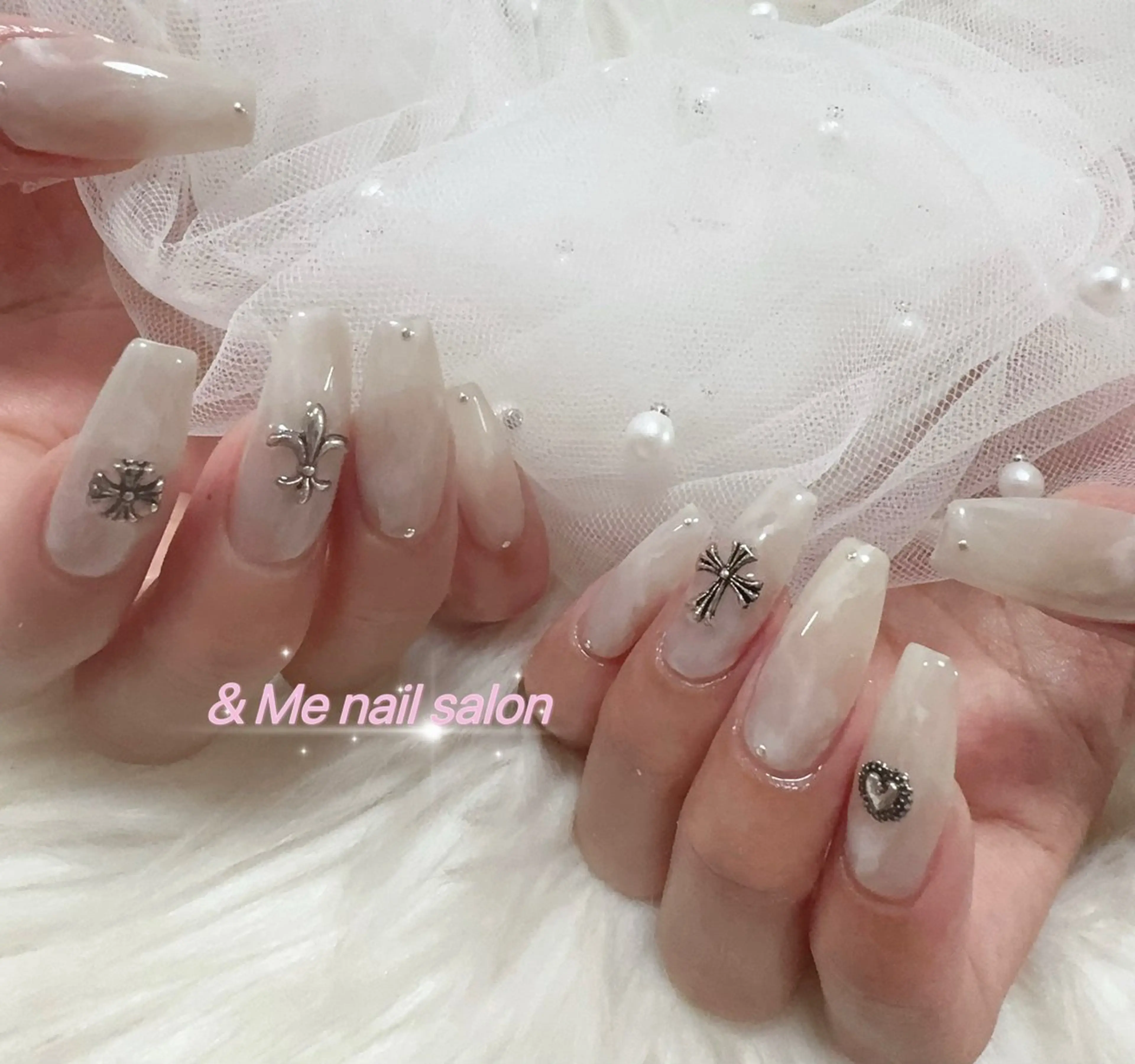 ネイル &ME ネイルサロンのネイルデザイン