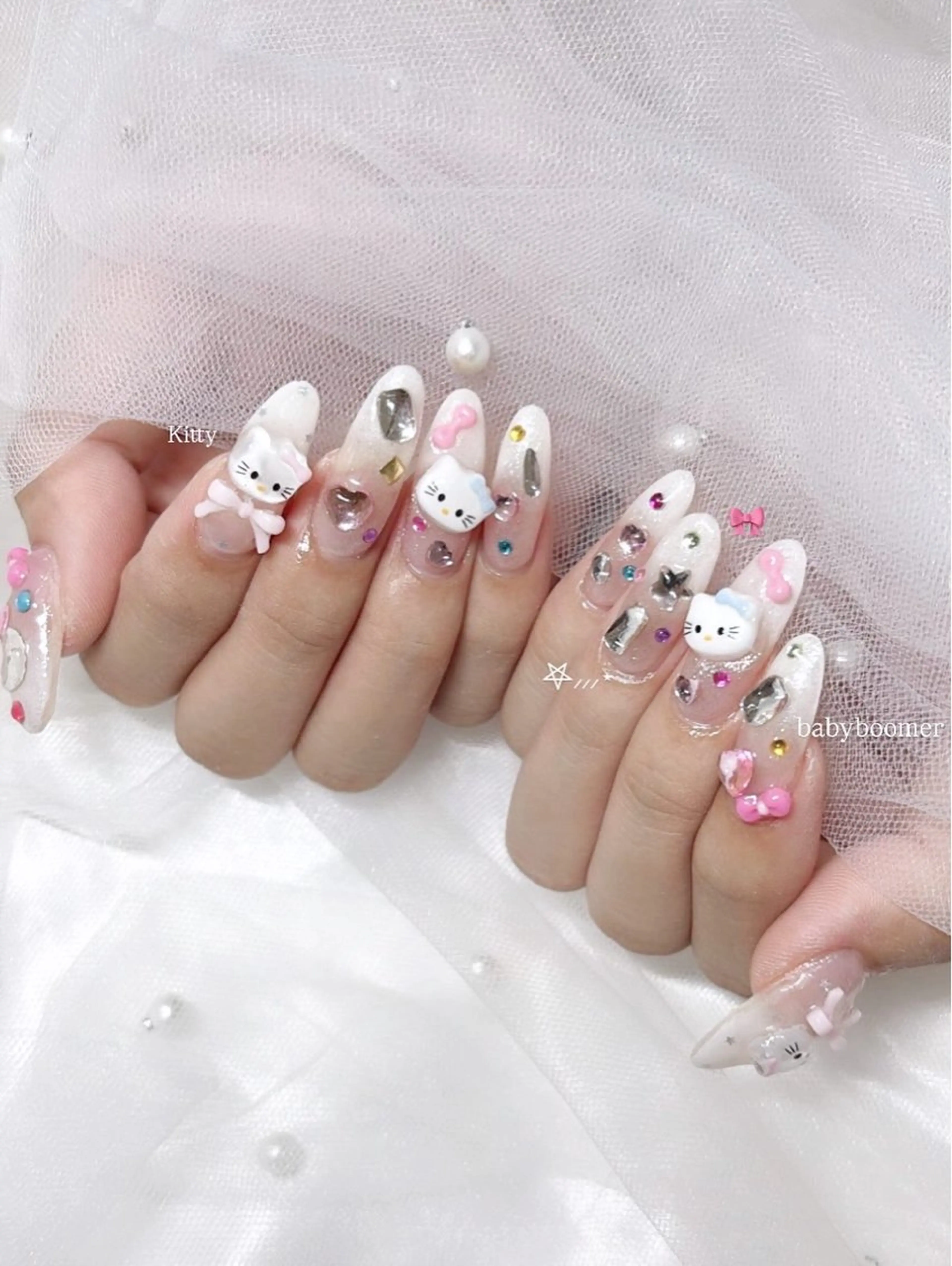 ネイル ハンドネイル 𝓇𝒶𝓃𝒶𝓃 𝓃𝒶𝒾𝓁のネイルデザイン