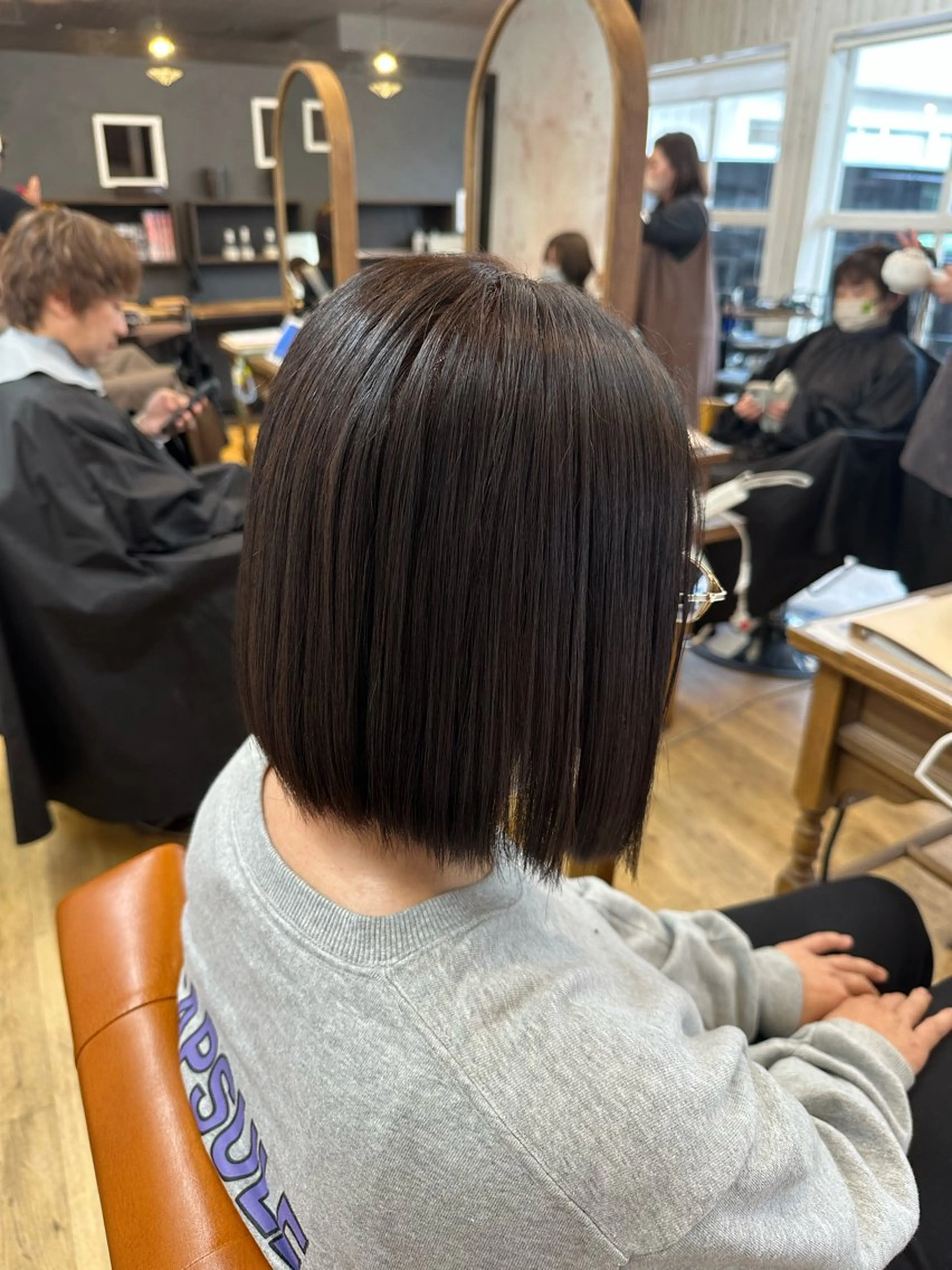 ショート カラー ヘアカラー トリートメント 艶髪/髪質改善 /透明感カラー/鴻巣のヘアスタイル