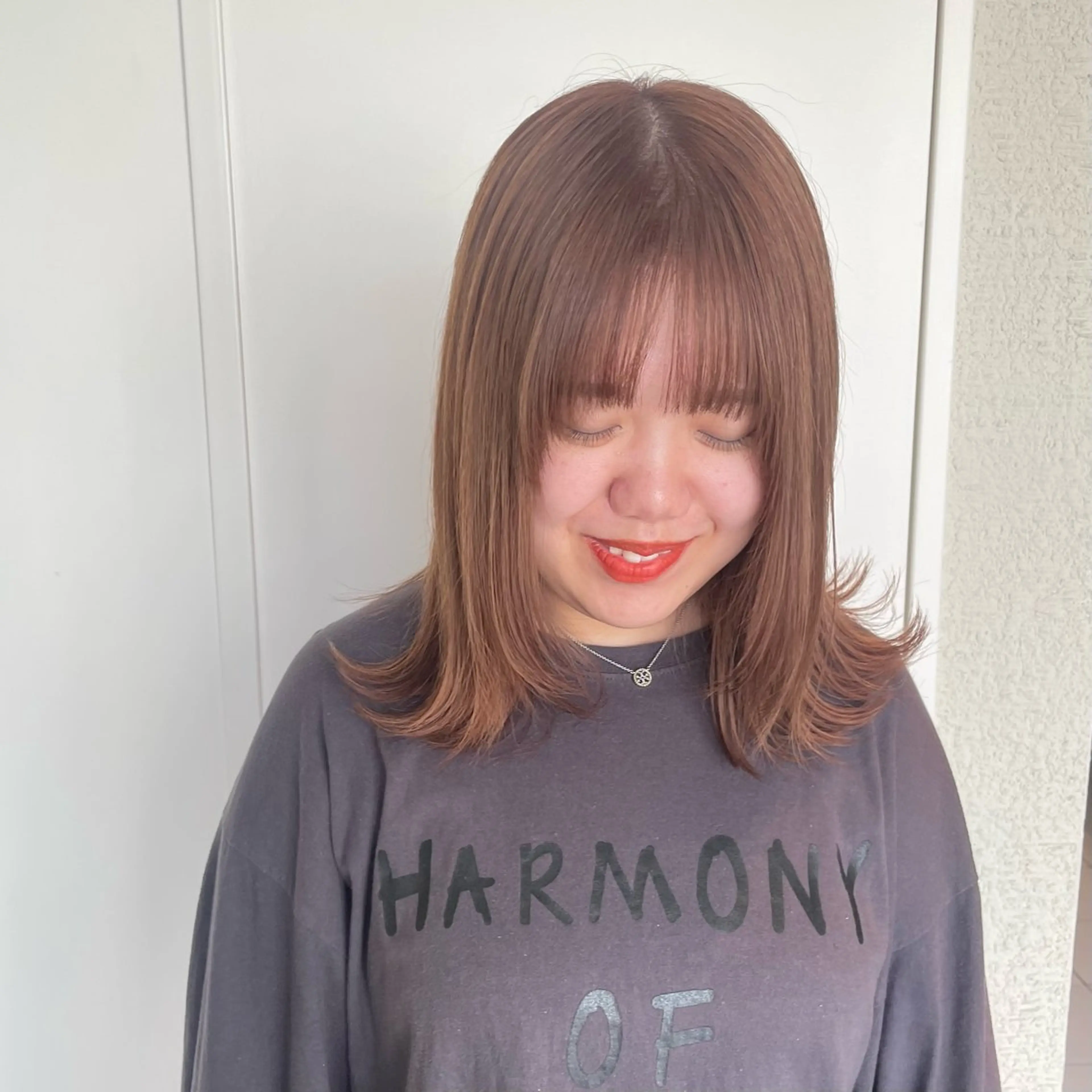 ミディアム カラー ブリーチ ピンクカラー レイヤーカット 透明感カラー/ 寺田千雅子のヘアスタイル