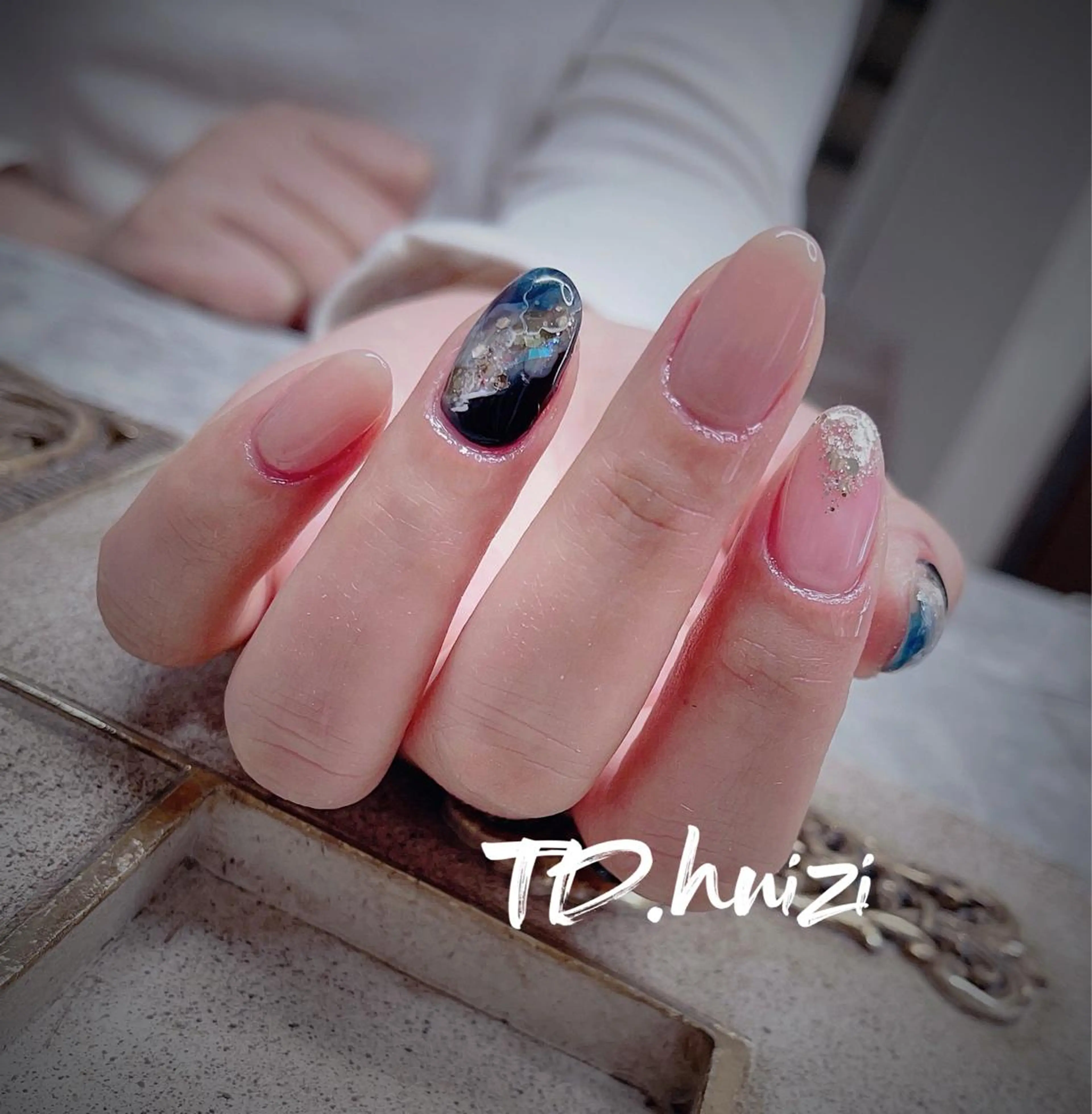 ミディアム めぐみのネイルサロン スタッフ練習のネイルデザイン