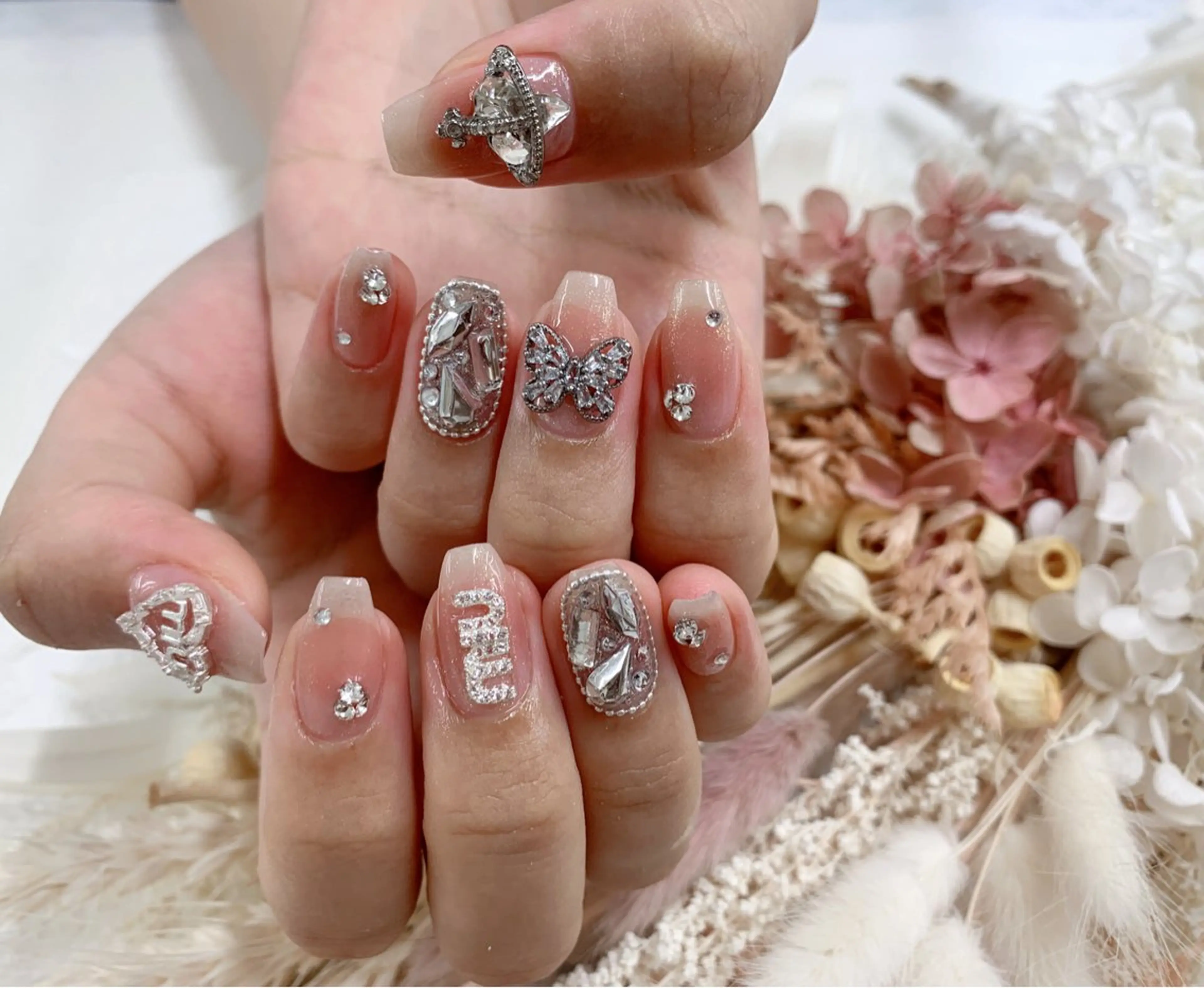 ネイル ✨Nailsalon Vi+✨のネイルデザイン