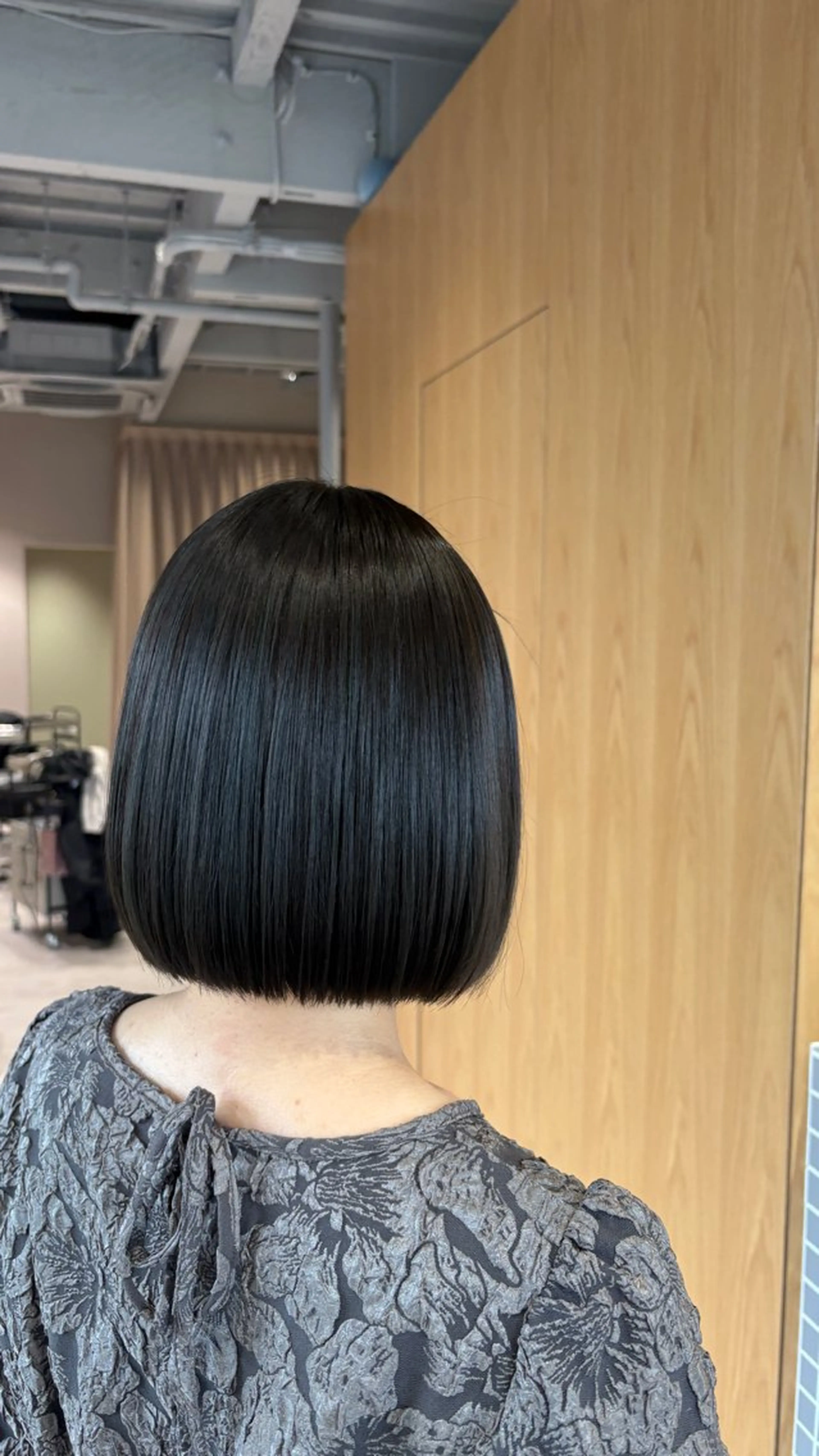 ショート ヘアカラー 井山 葵のヘアスタイル