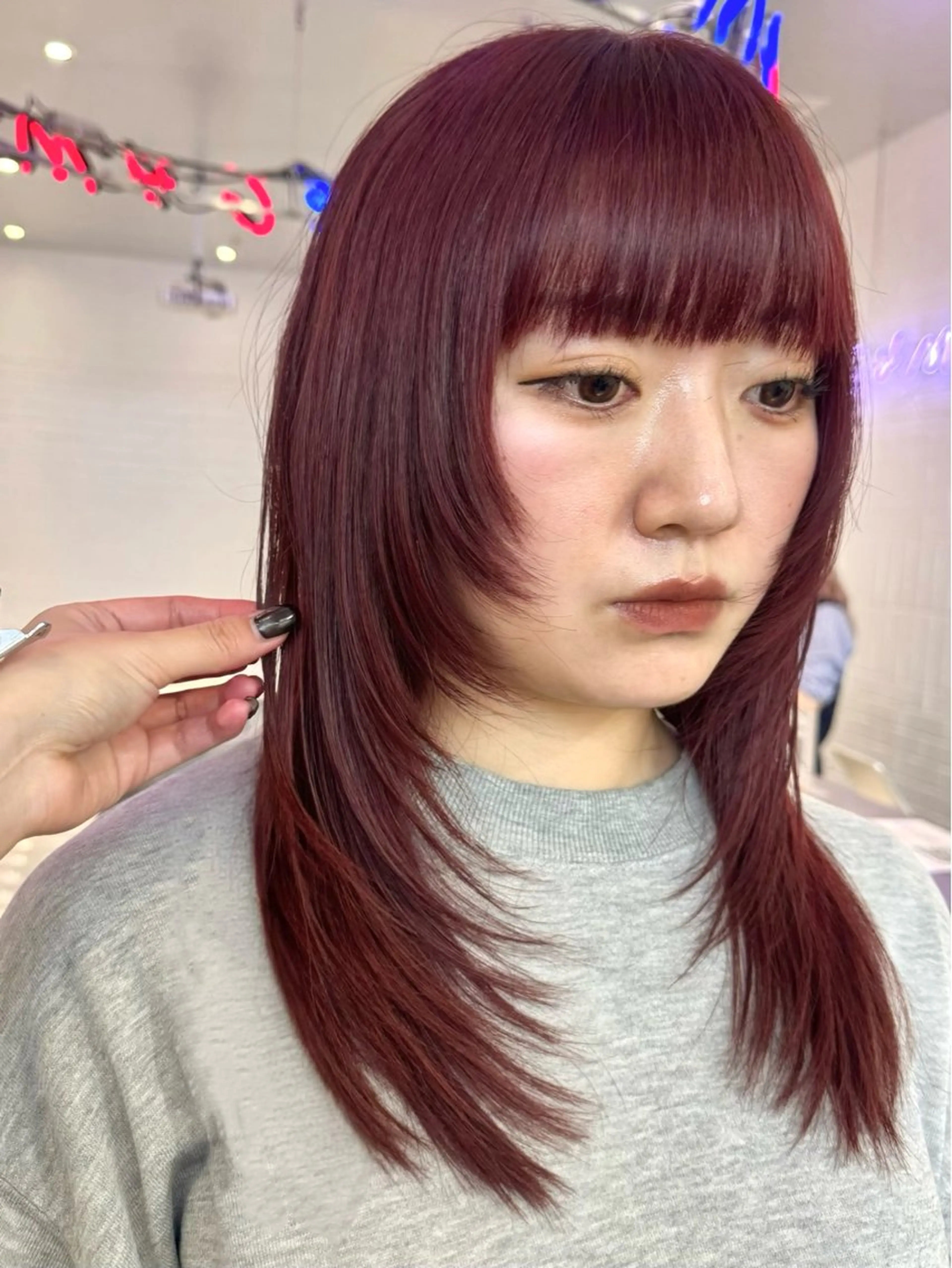 セミロング カラー ヘアアレンジ カット ヘアカラー トリートメント ヘッドスパ ヘアセット 顔周りカット×透明感 カラー💫AINAのヘアスタイル