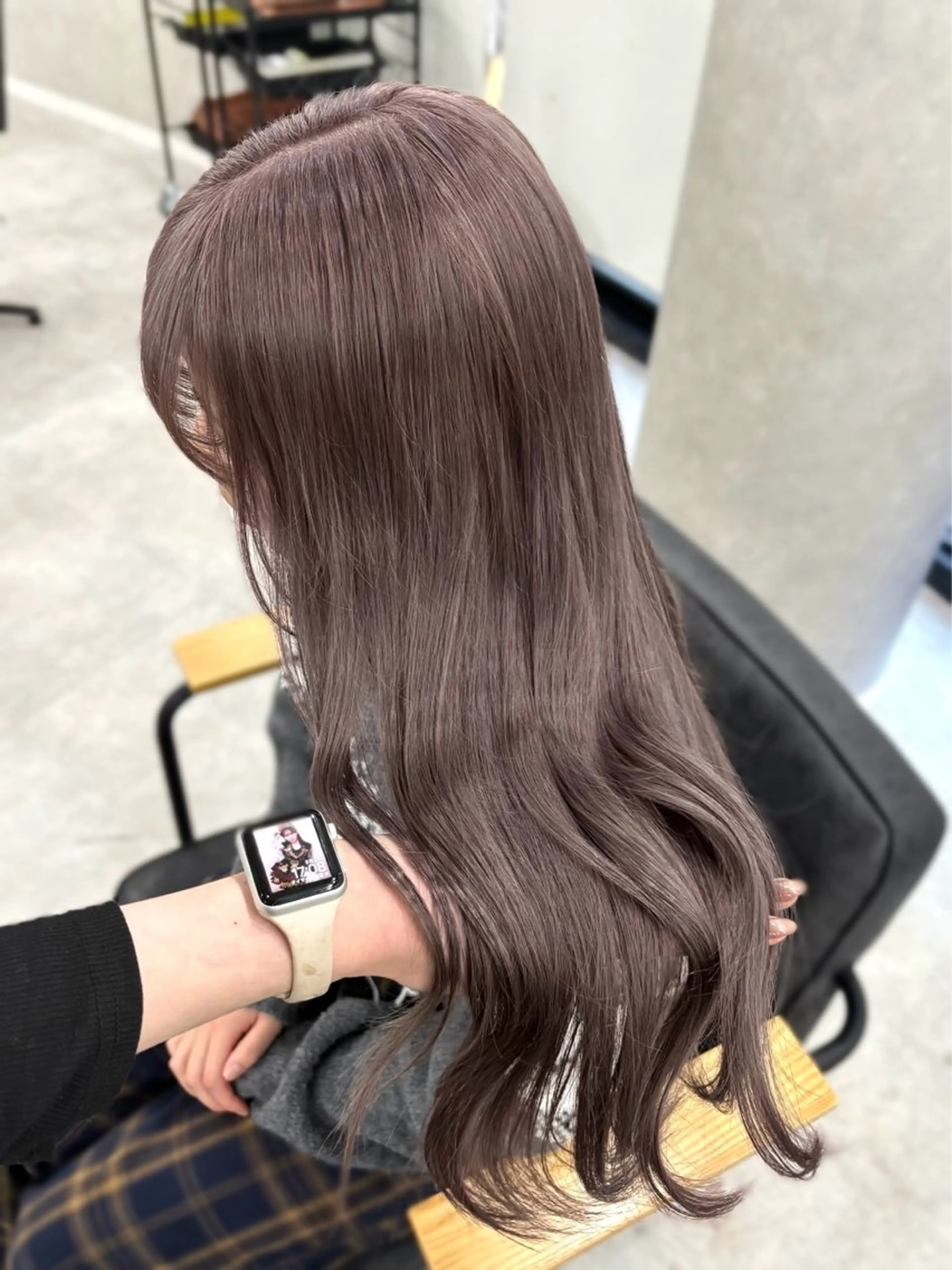 ロング カラー グレージュ ラベンダーカラー ラベンダーグレージュ ラベンダーグレー ヘアカラー トリートメント 盛れる顔まわり✨🎀 レイヤー別所好葉のヘアスタイル