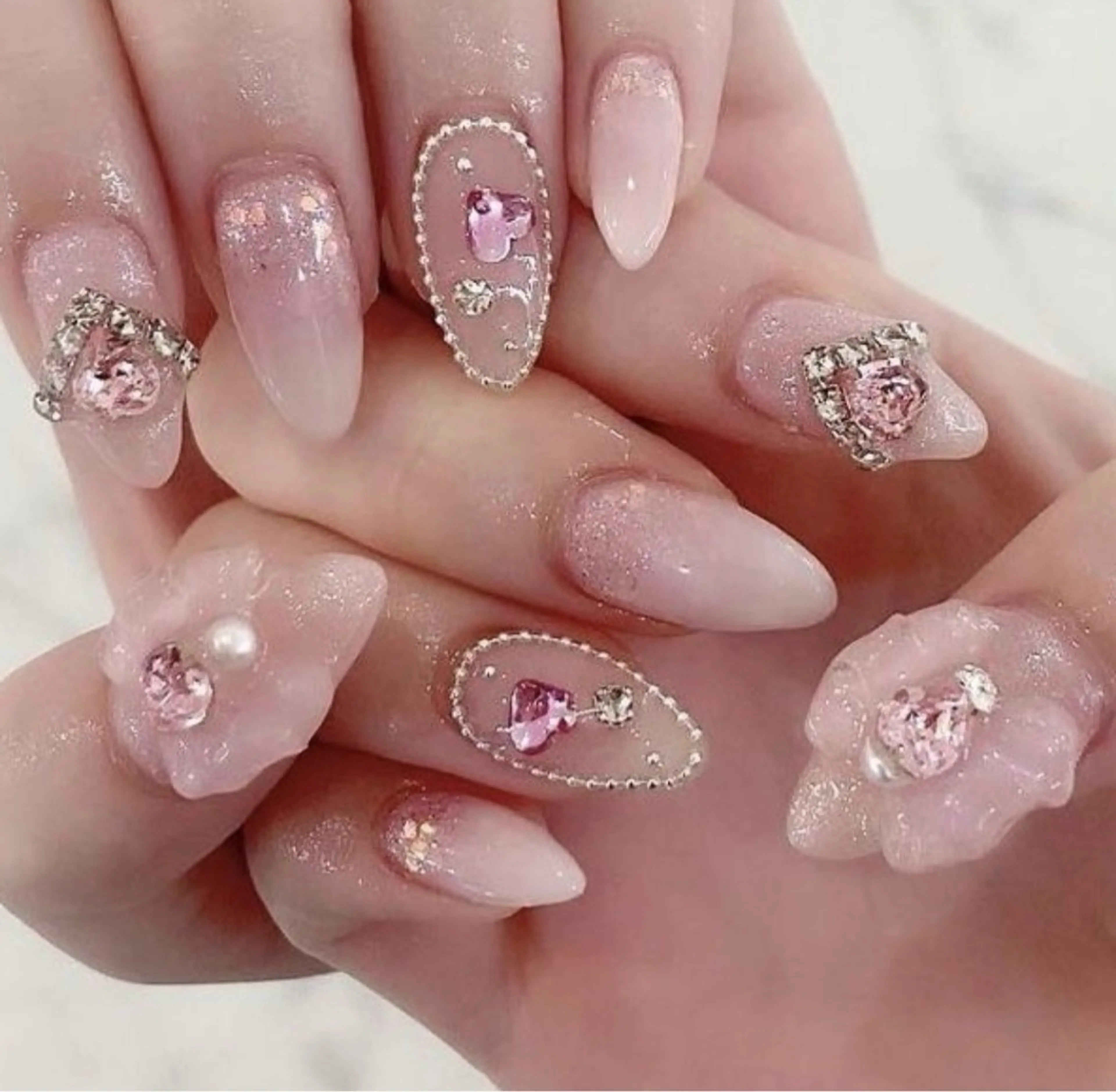 ネイル アートネイル 長さ出し ジェルネイル マグネットネイル ニュアンスネイル ハンドネイル Cloudy Chan 歌舞伎町のネイルデザイン