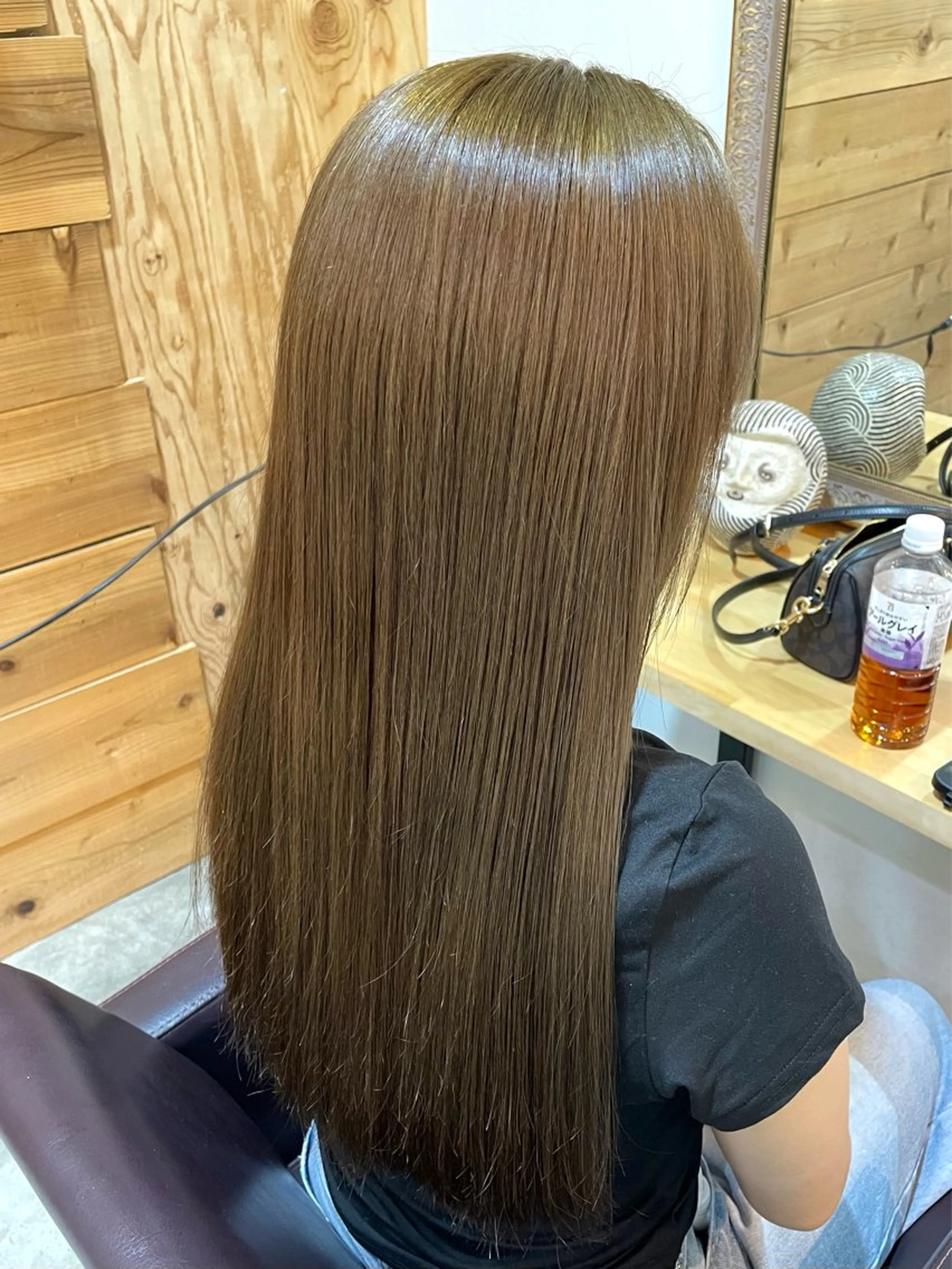 ロング カラー ベージュカラー ブリーチ ダブルカラー ブリーチなしカラー オリーブベージュ 艶カラー｜透明感 カラー｜レイヤーのヘアスタイル