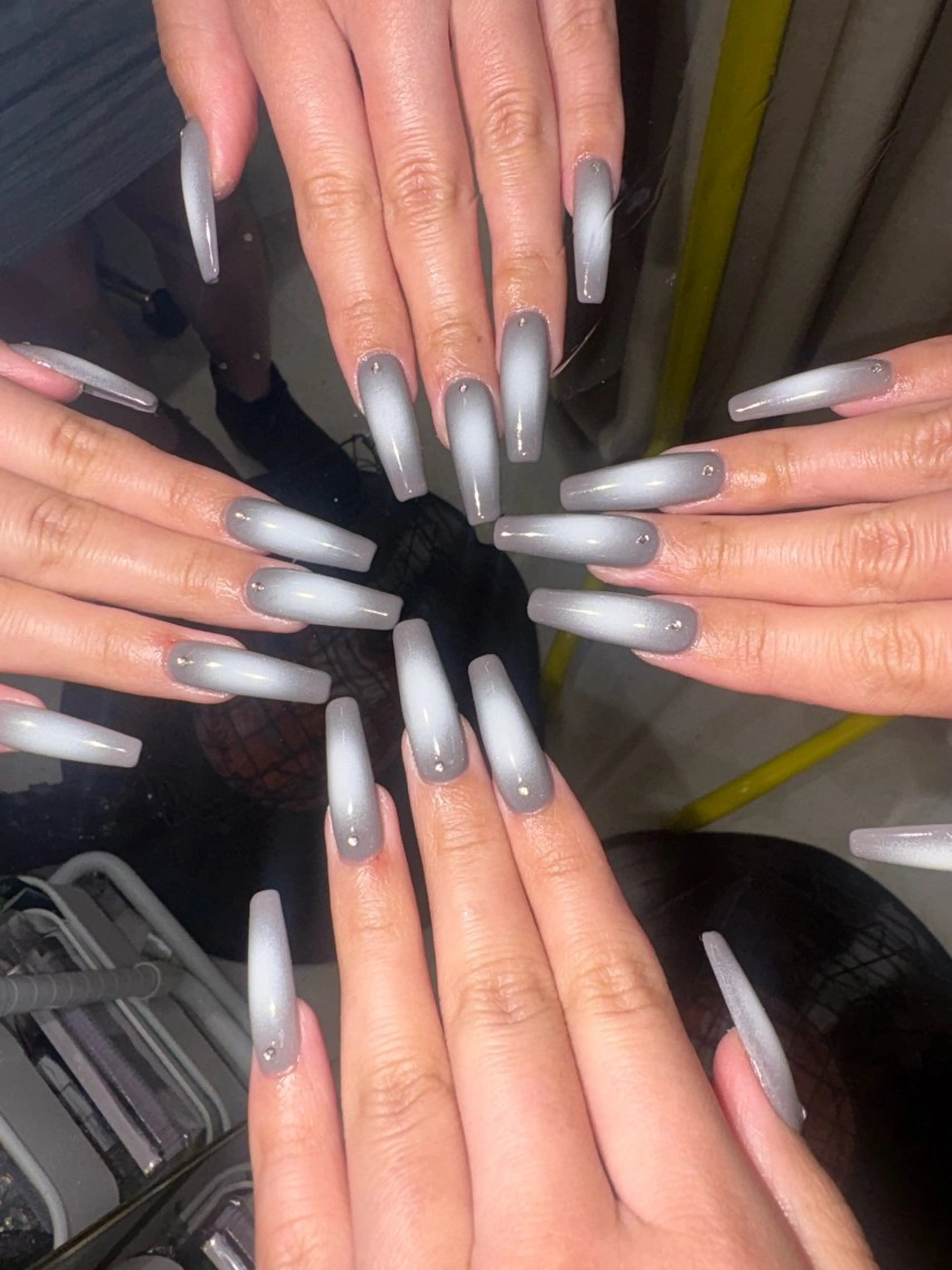 ネイル ロングネイル ハンドネイル 33nail✴️栄 スミレ❇️Gel-xのネイルデザイン