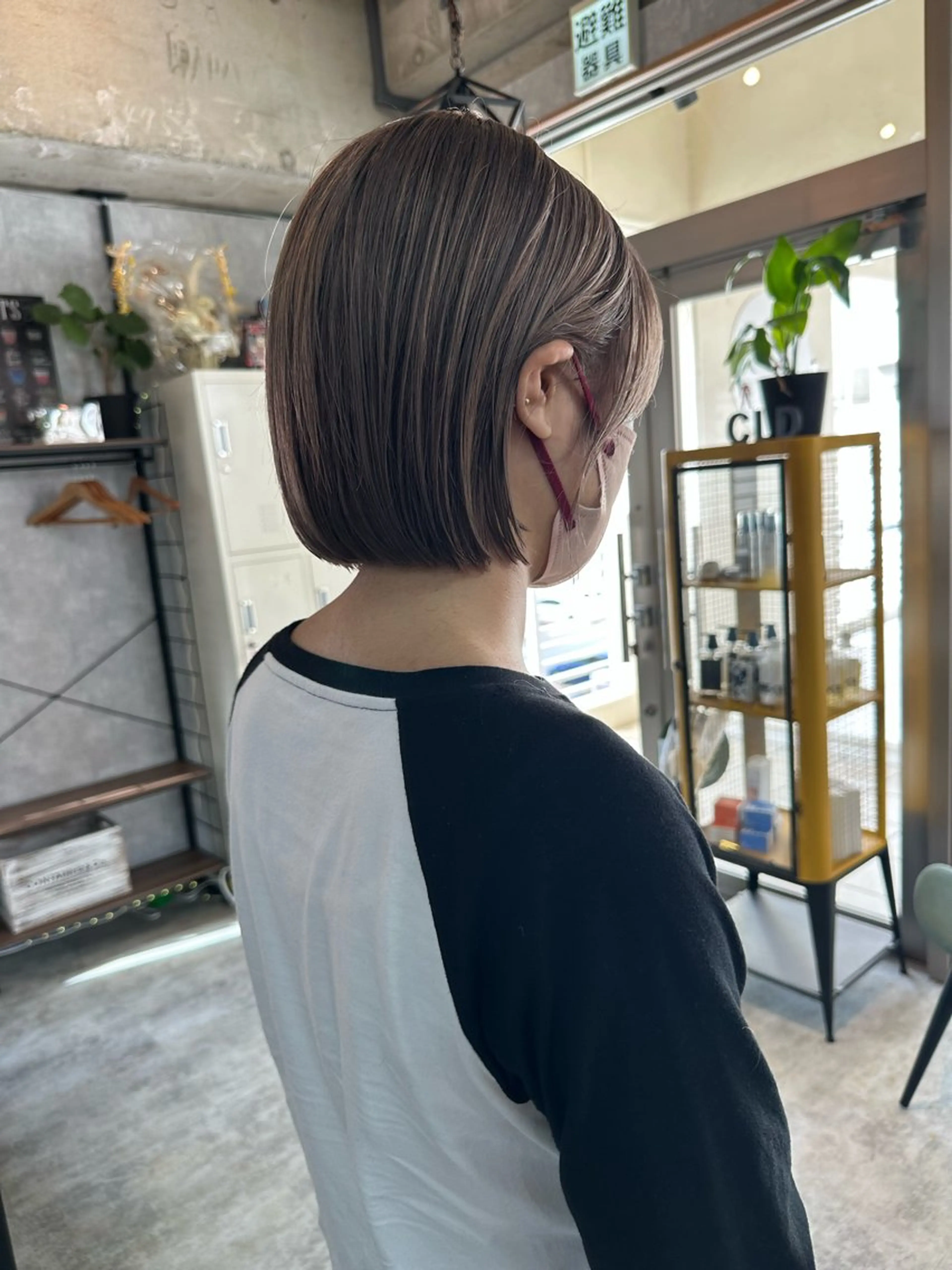 ショート 切りっぱなしボブ ショートボブ ハンサムショート 丸みショート ボブ カット ヘアカラー トリートメント モテ髪/ボブ/ショー ト/アダチフウトのヘアスタイル